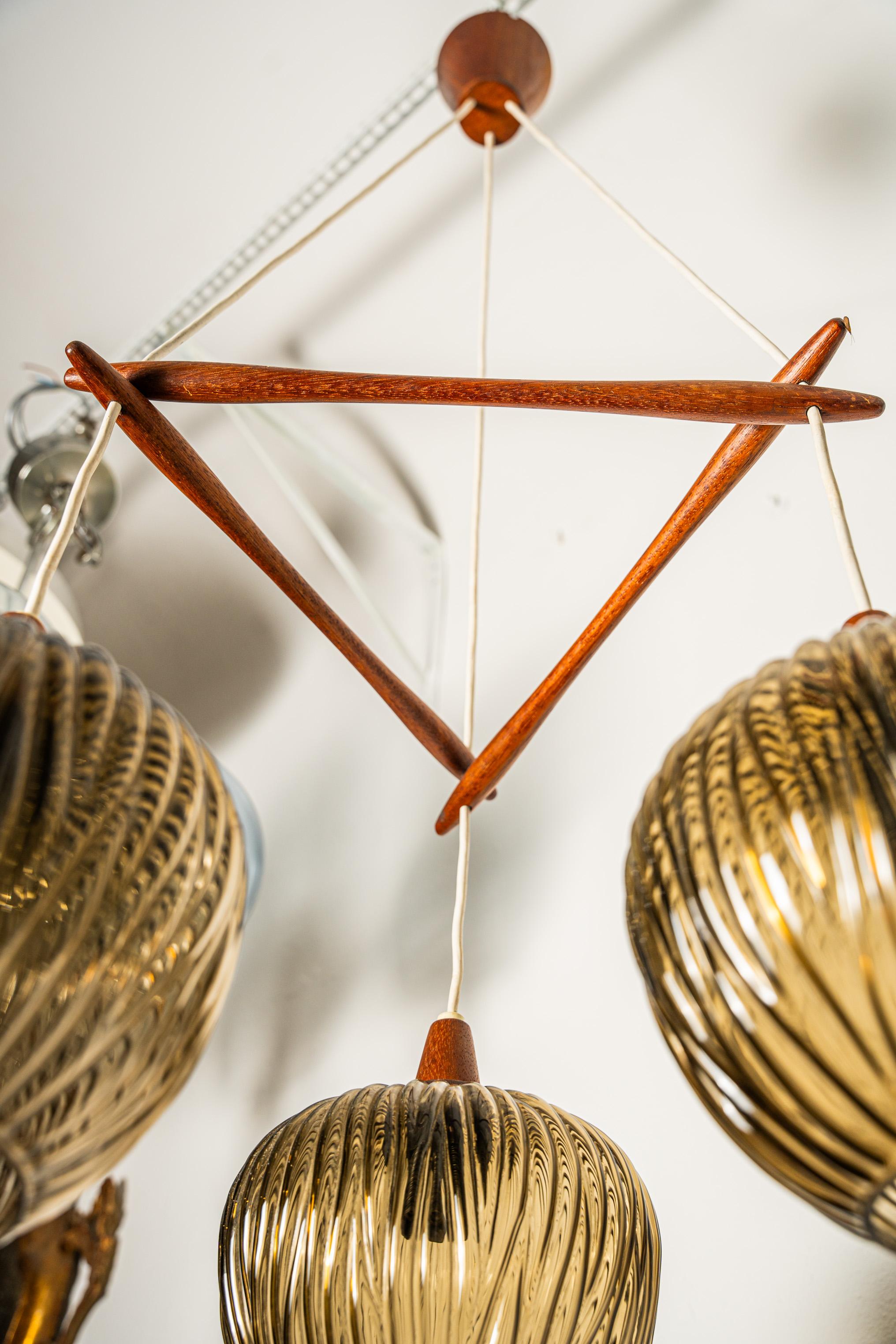 Wood and glass pendant chandelier, Italy, 1950s In Good Condition For Sale In Santa Margherita Ligure, IT