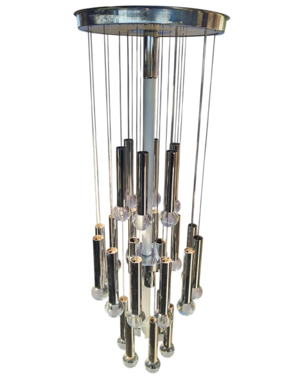 Mid-Century moderno Lampadario a sospensione in metallo cromato e vetro di Gaetano Sciolari, anni 70 in vendita
