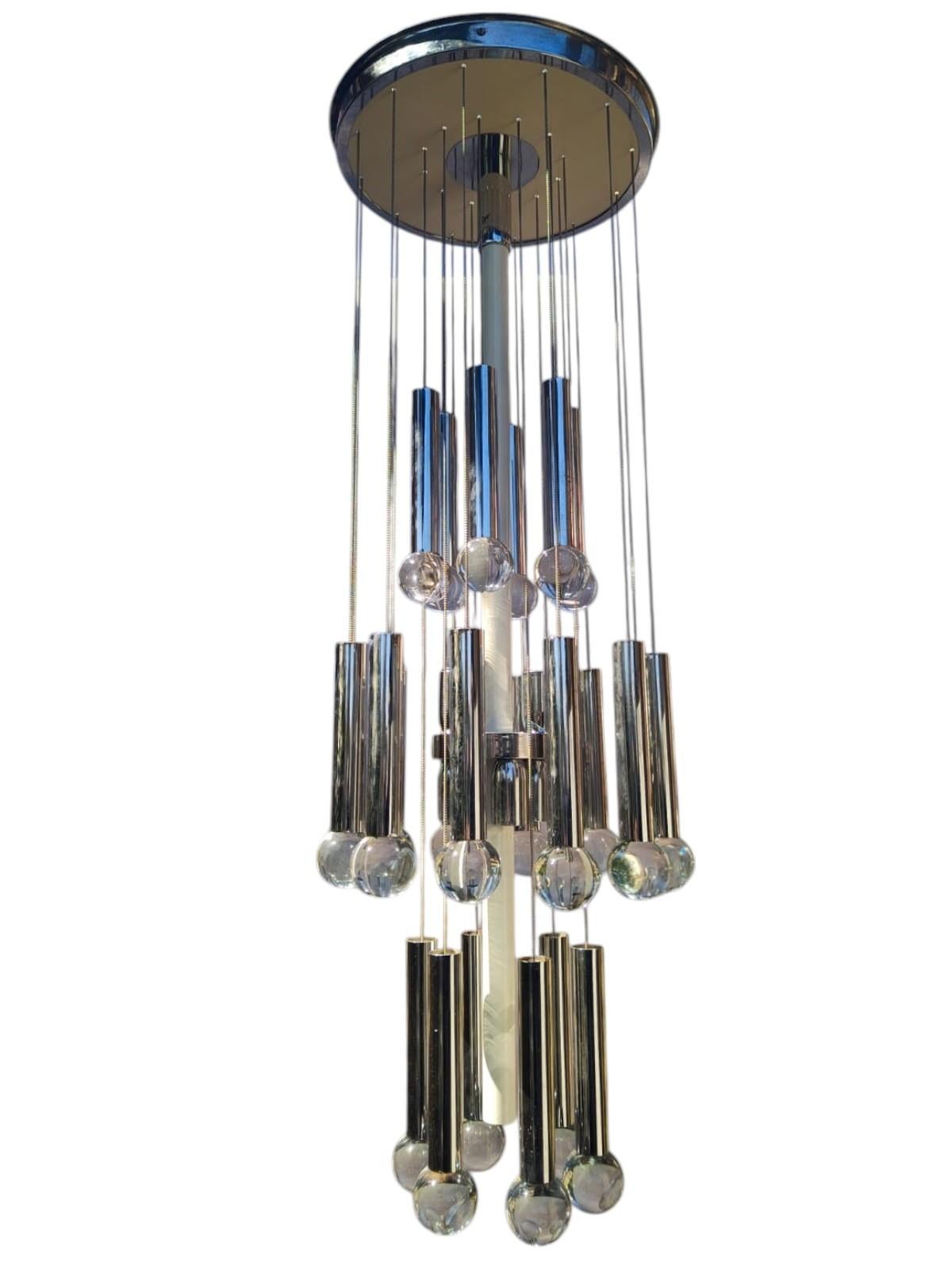 Lampadario a sospensione in metallo cromato e vetro di Gaetano Sciolari, anni 70 In condizioni buone in vendita a taranto, IT