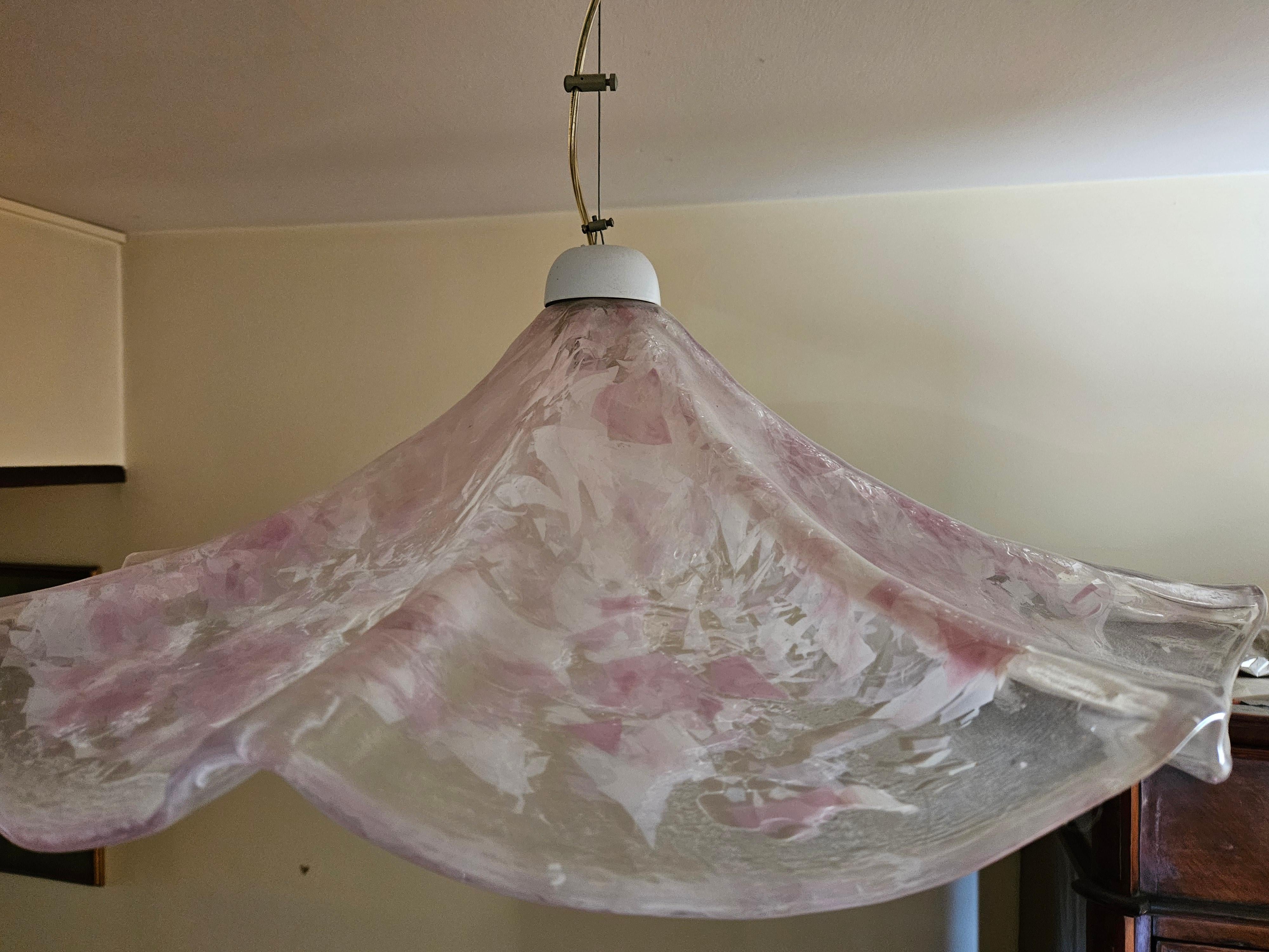 Lustre suspendu en verre de Murano rose et transparent en vente 1