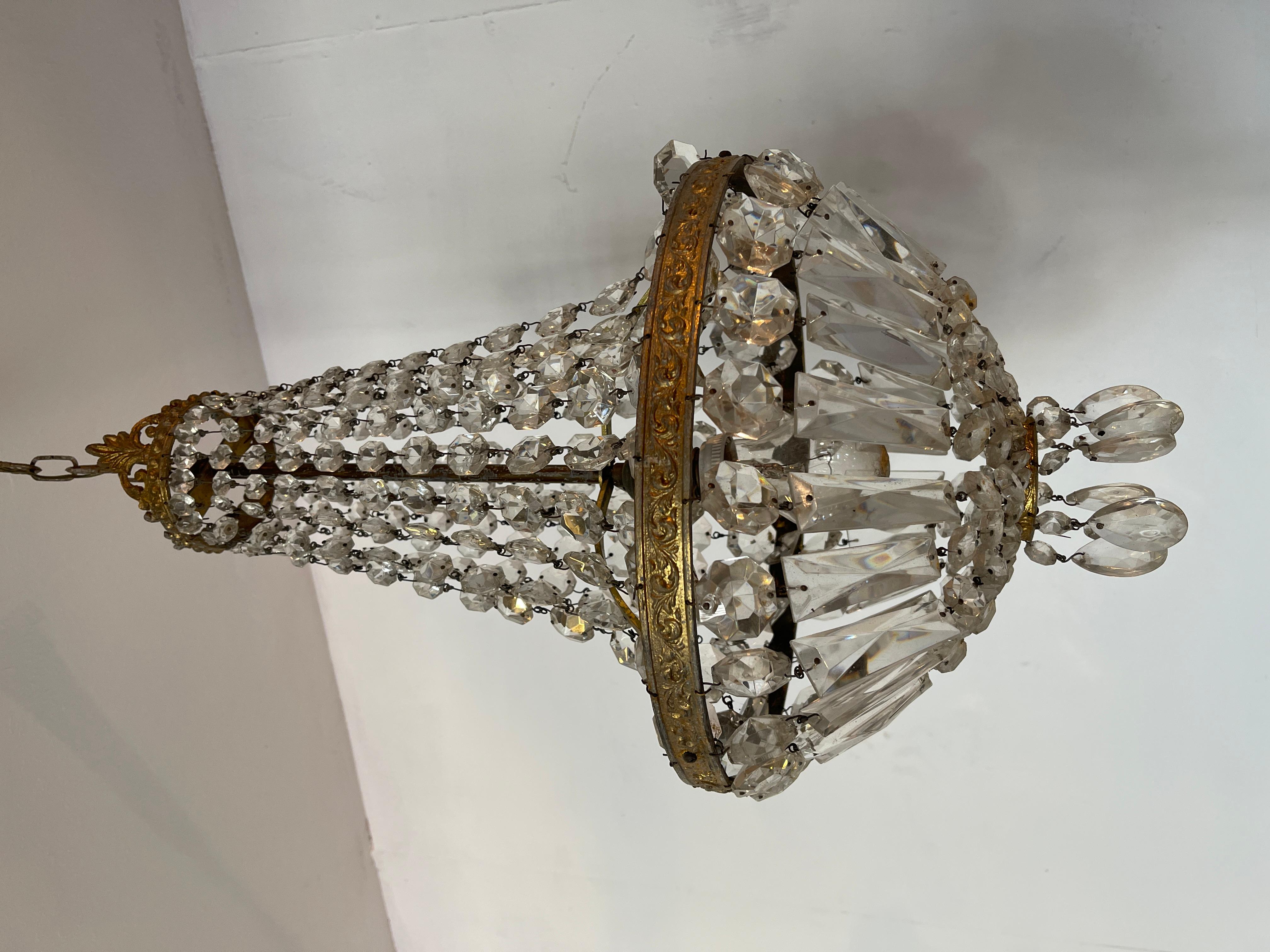 Lampadario a sospensione italiano in bronzo e cristallo degli anni '60 - COD -DA131