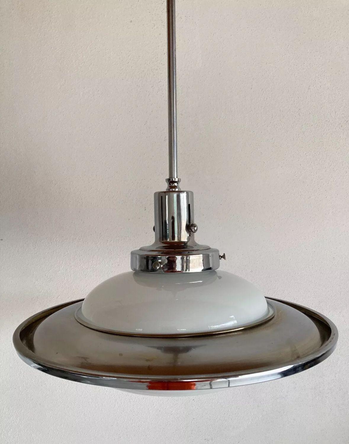 20th Century 1950s chandelier attributed to Gino Sarfatti in chrome-plated brass and opaline glass. For Sale