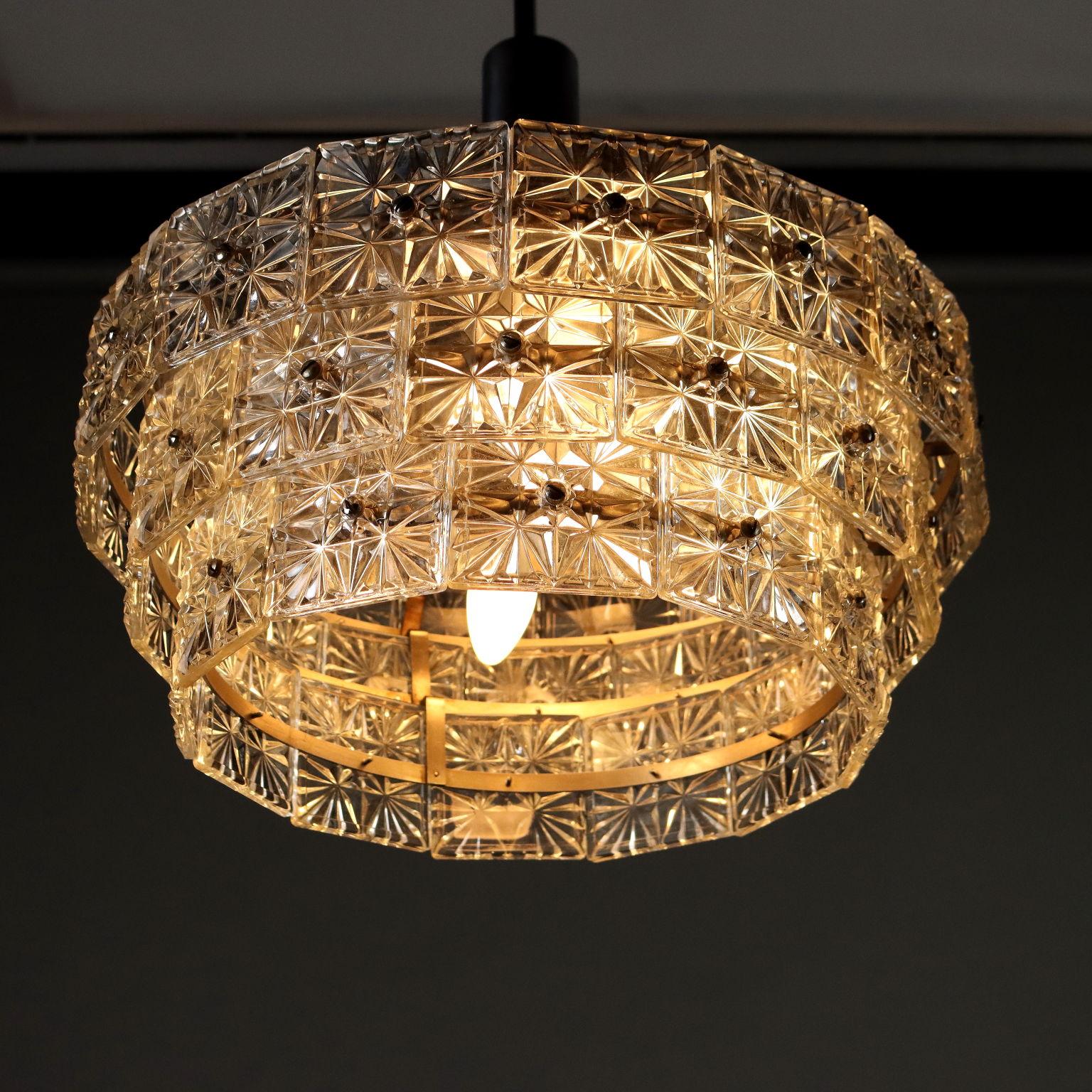 60s-70s chandelier in netallo and glass In Good Condition For Sale In Milano, IT