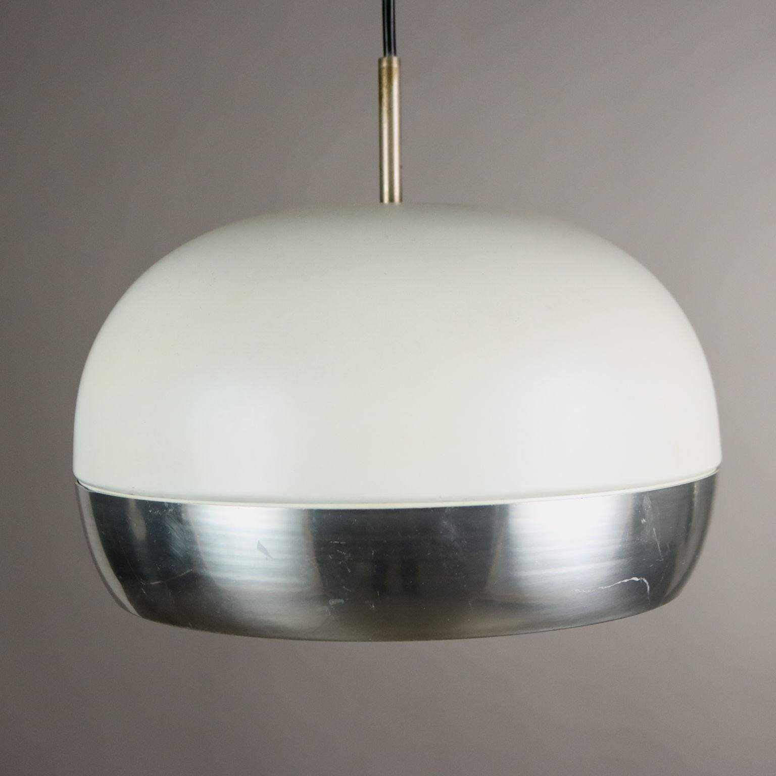 Italian Lampadario Anni 60 in vetro bianco in vendita