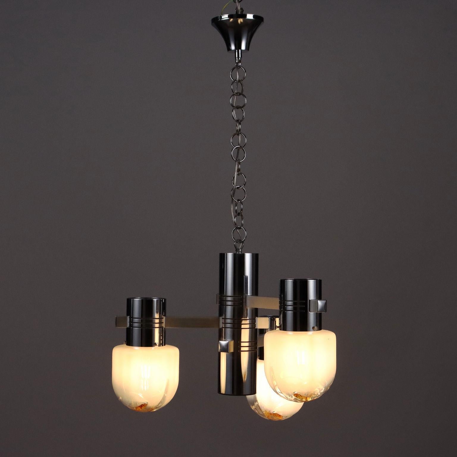 Ceiling lamp made of chrome-plated aluminum and blown glass diffusers.