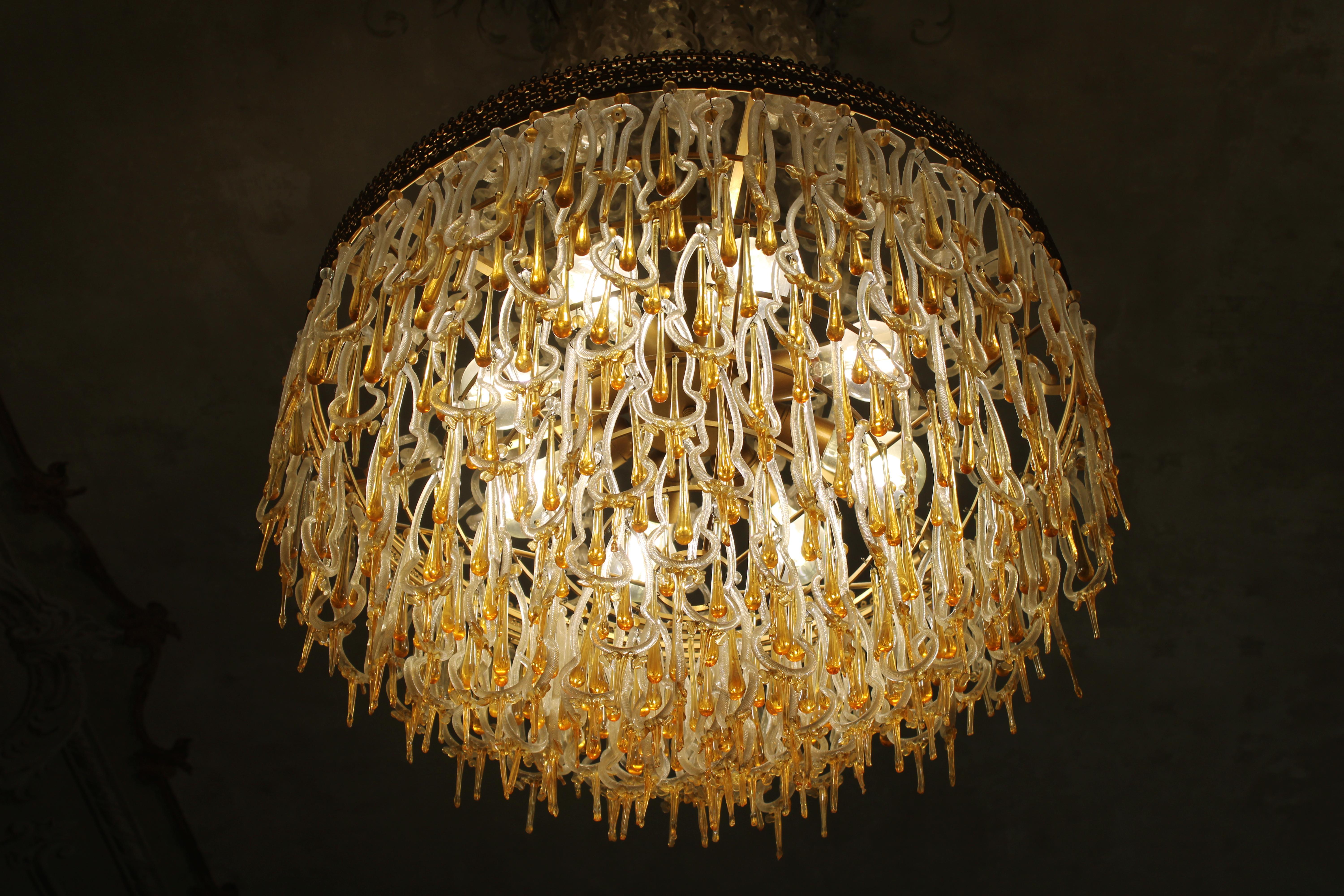 Archimdede Seguso 1950s Italy chandelier parts with gold and yellow powder Elegant For Sale 1
