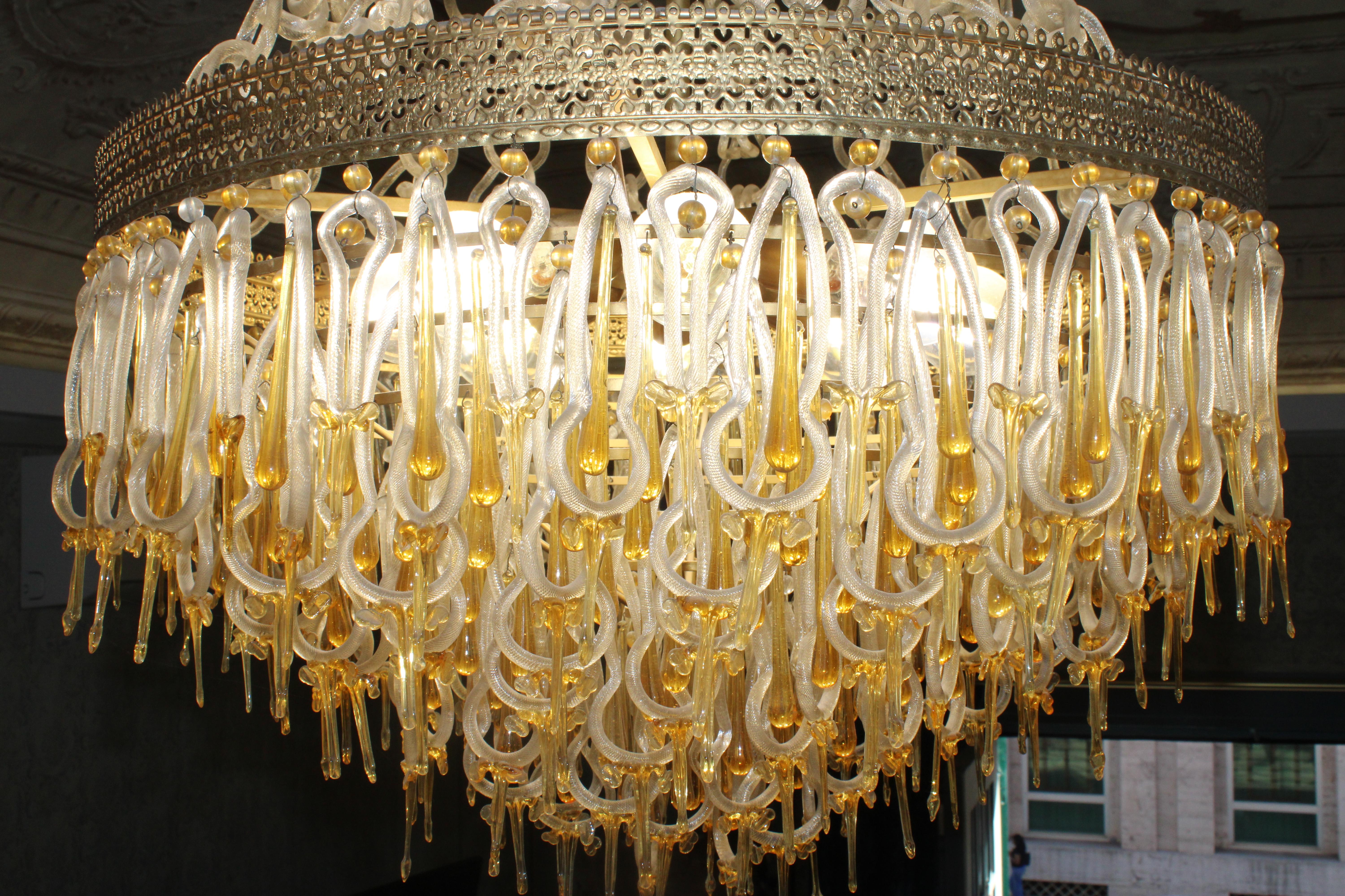 Archimdede Seguso 1950s Italy chandelier parts with gold and yellow powder Elegant For Sale 2