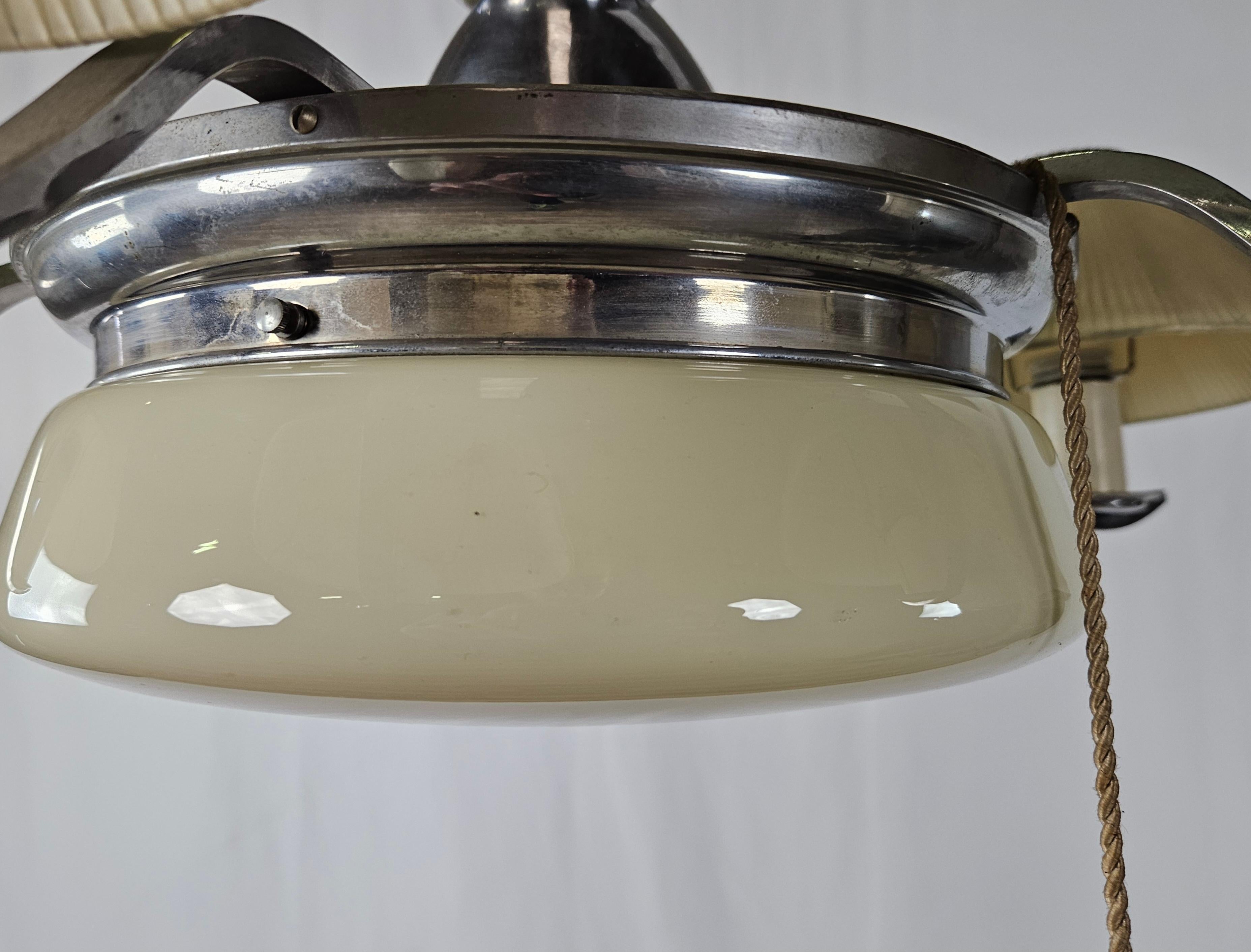 Lampadario Art Decò anni '30 in acciaio, vetro e radica Mid-20th Century en venta