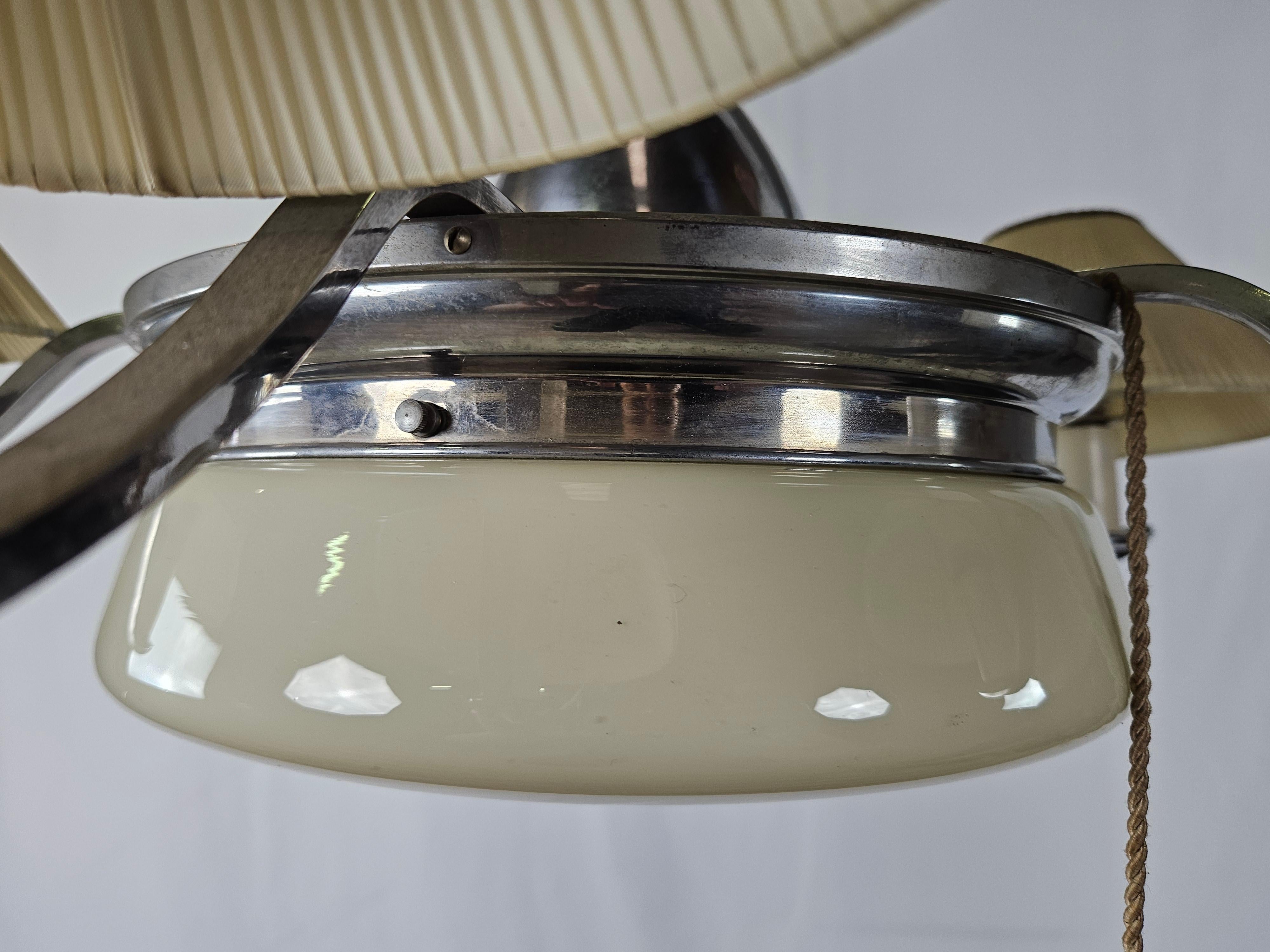 Lampadario Art Decò anni '30 in acciaio, vetro e radica en venta 1