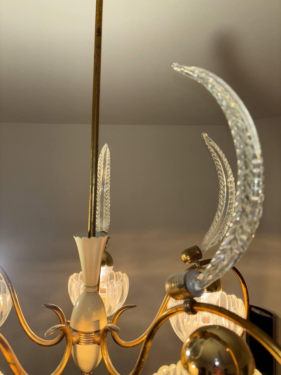 Italian Art Deco brass chandelier with Murano glass by Ercole Barovier Venini 1940s For Sale