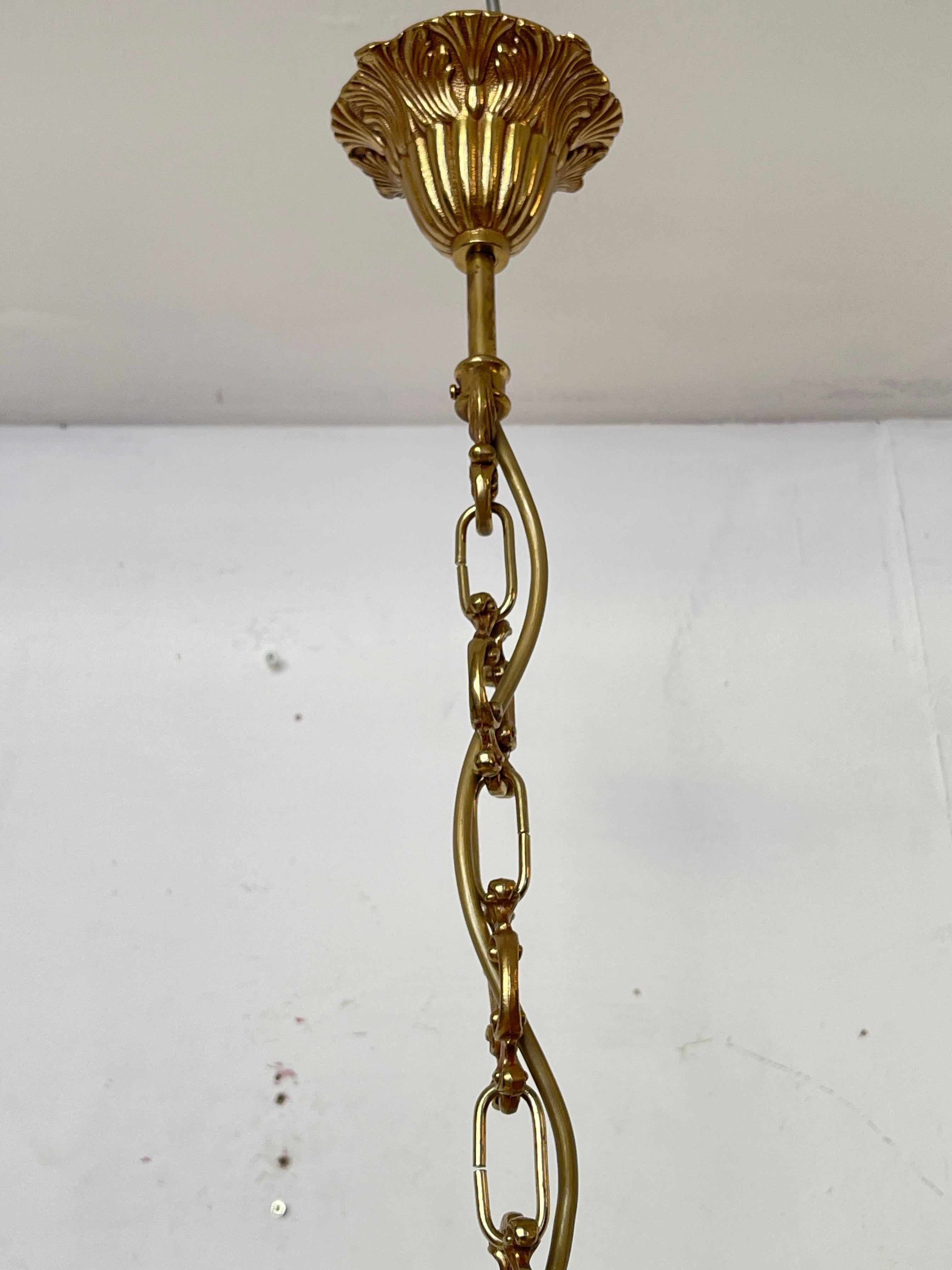Lustre à six lumières en bronze doré, Versailles - Golden Elegance Excellent état - En vente à Cantù, IT