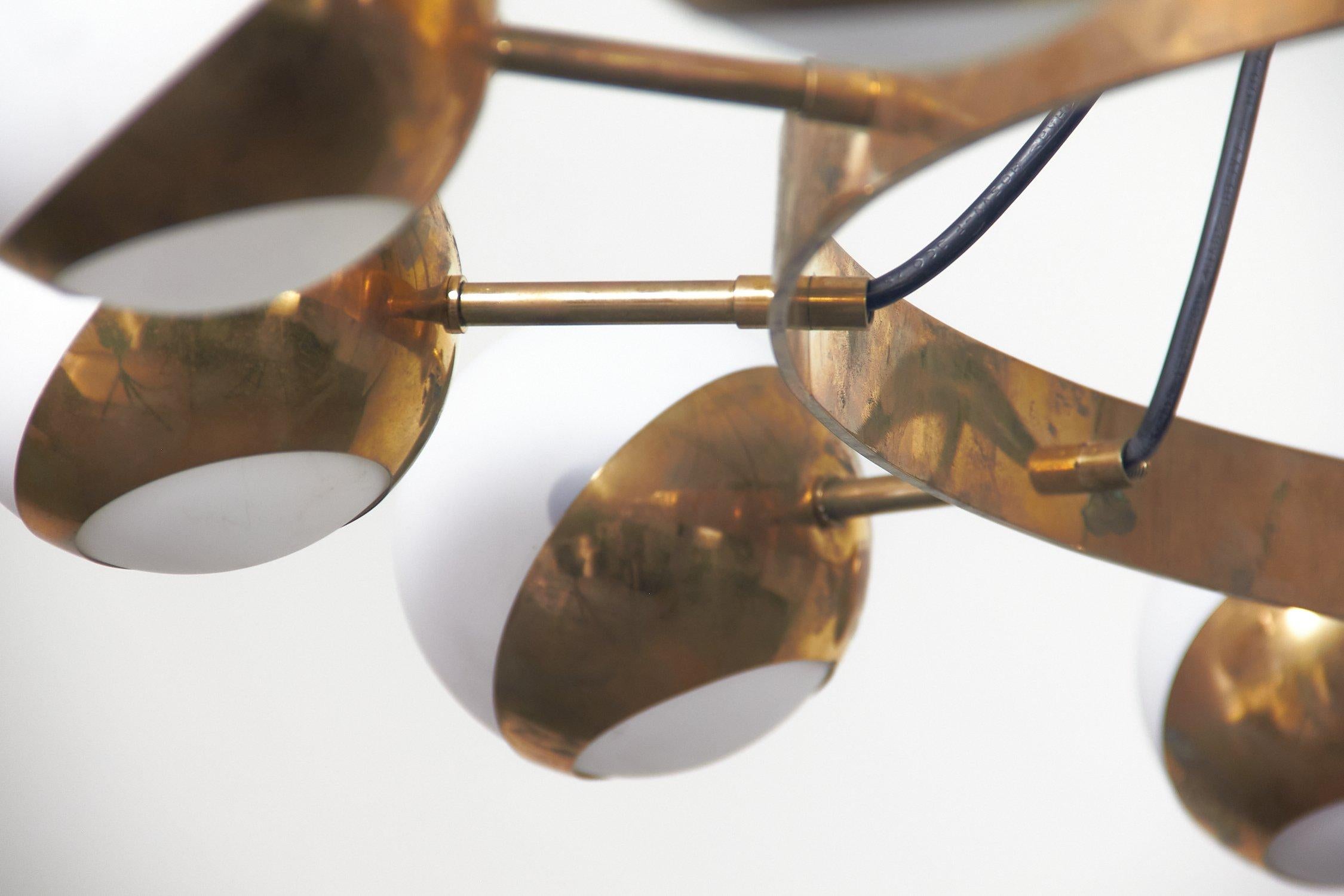 Brass Lampadario circolare ottone e vetro sfere Stilnovo anni 50 For Sale