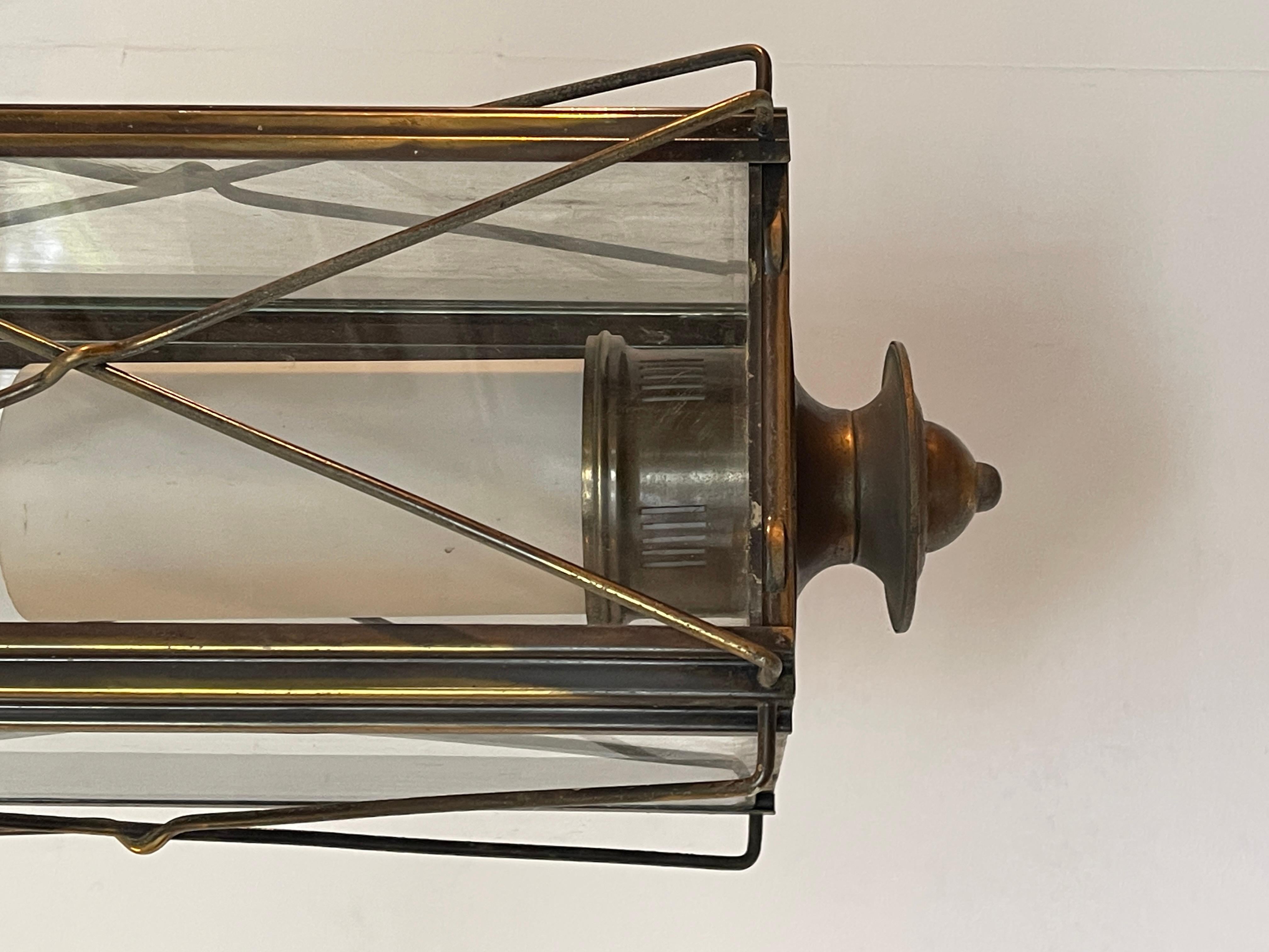 Italian Lampadario classico italiano in bronzo e cristallo stile anni '40 in vendita