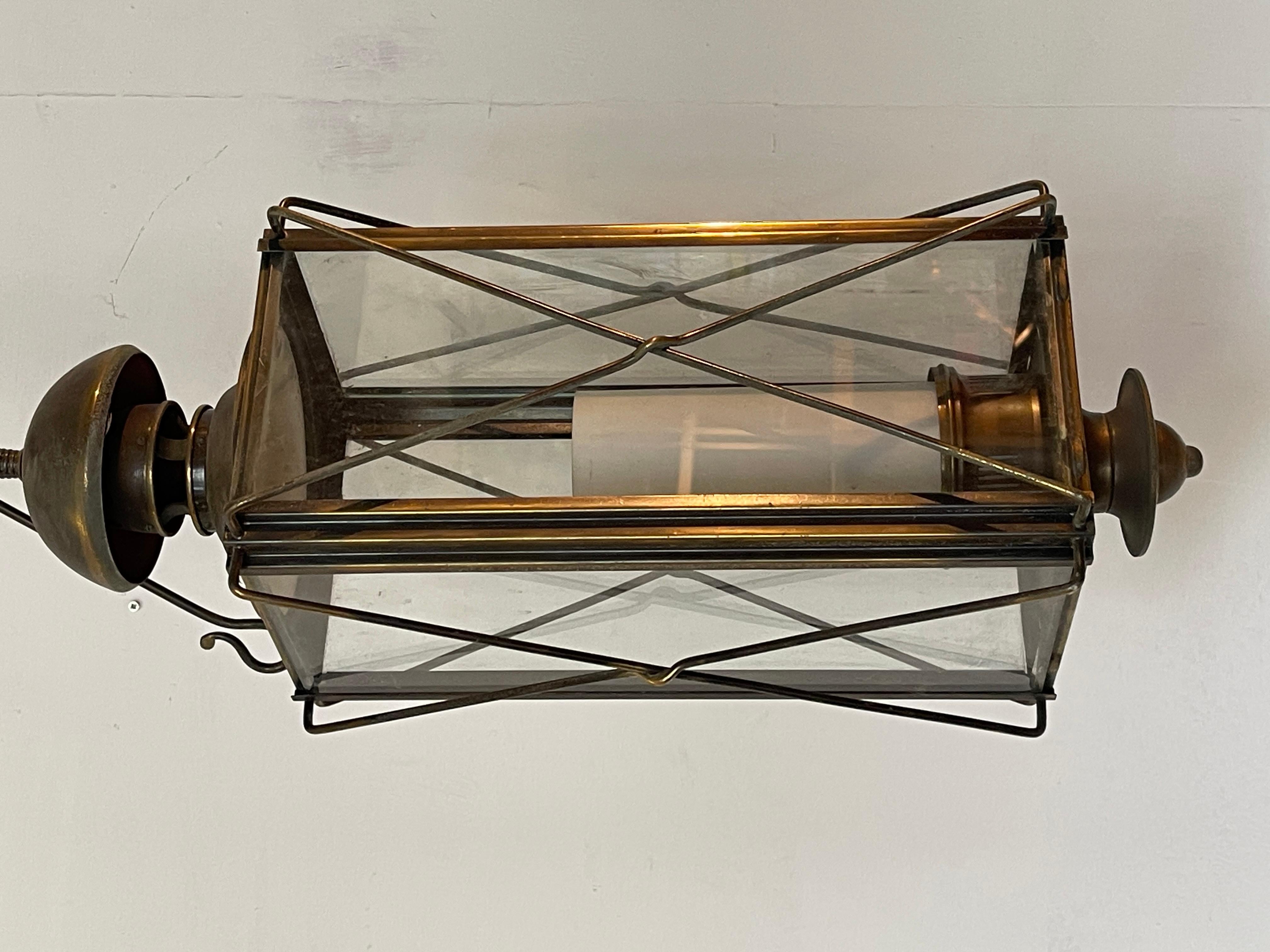 20th Century Lampadario classico italiano in bronzo e cristallo stile anni '40 in vendita