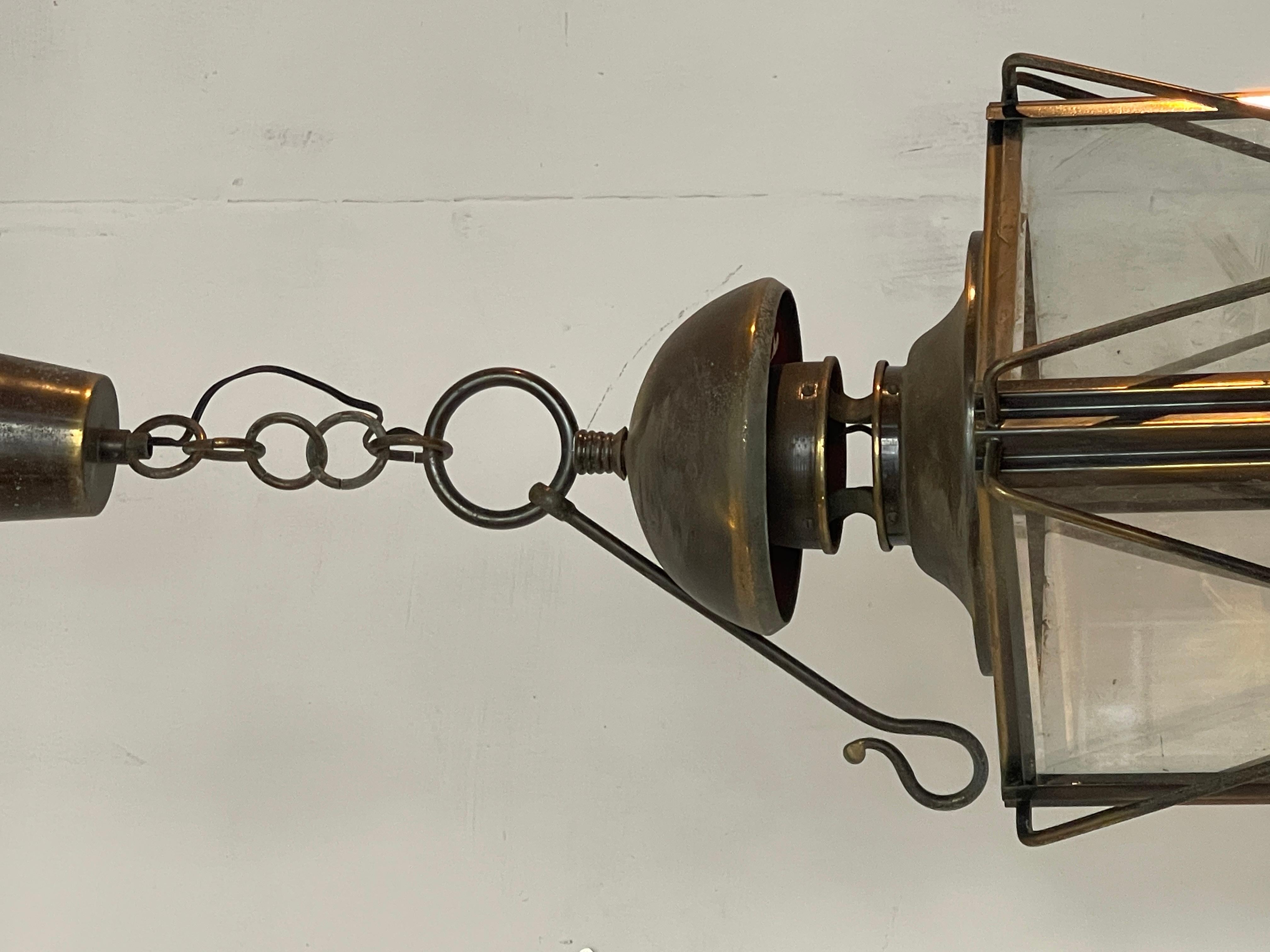 Bronzo Lampadario classico italiano in bronzo e cristallo stile anni '40 in vendita