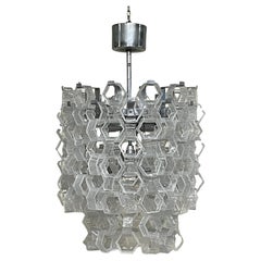 Lampadario co cascata di vetri esagonale attribuito AV Mazzega, anni '70