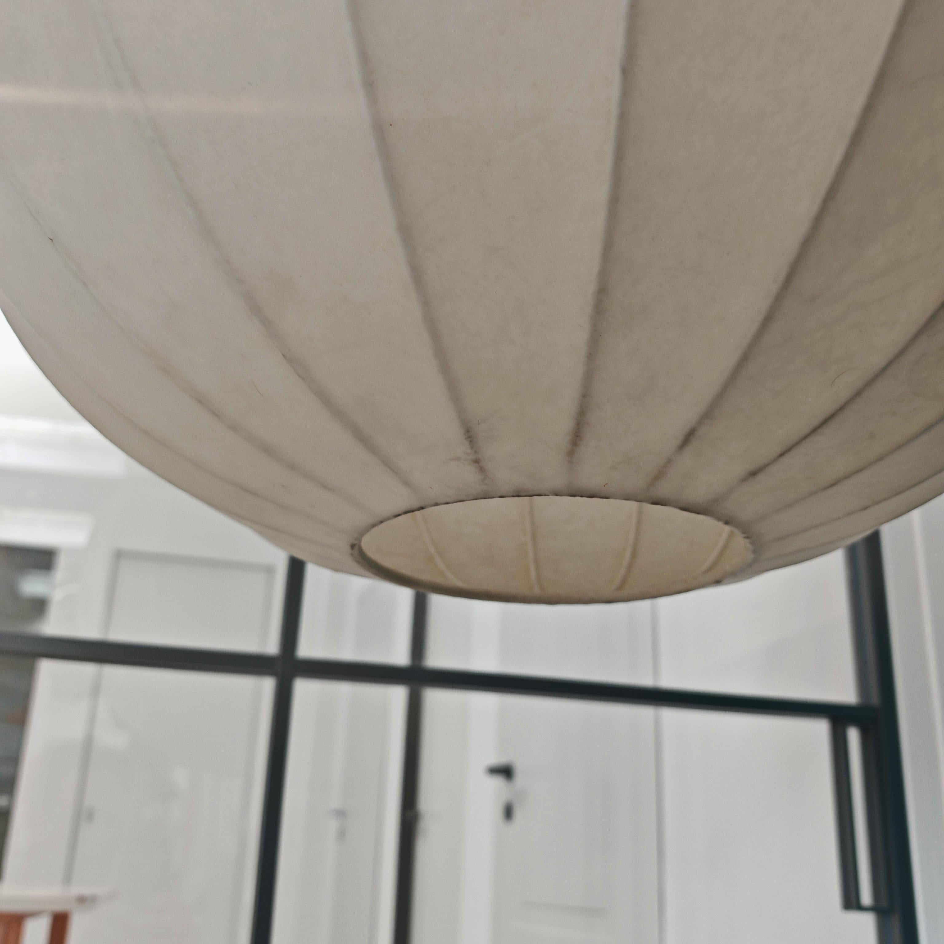 Lampadario  Cocoon tondo italiano vintage anni 70 in vendita 12