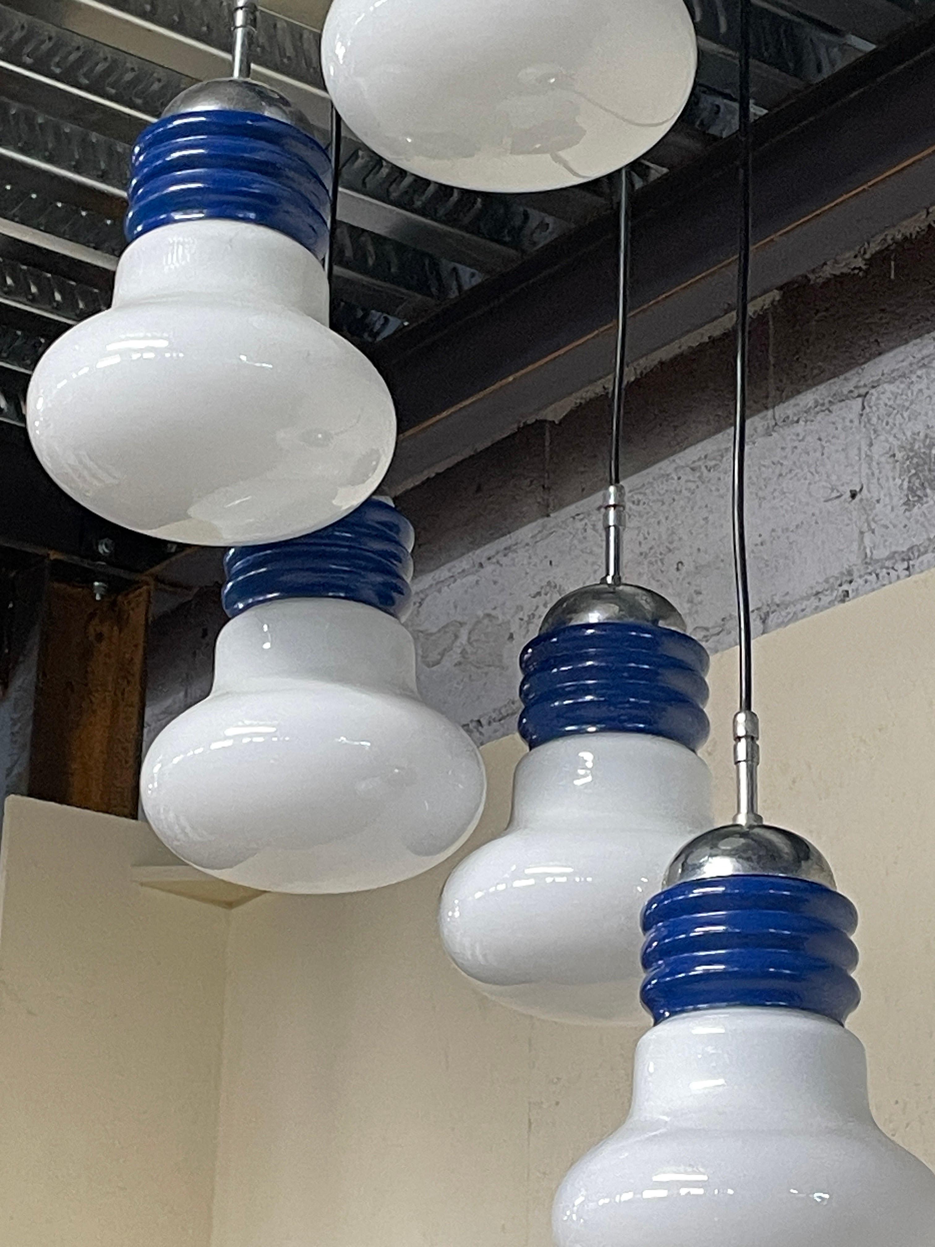 Lámpara de araña de los años 70 con 5 colgantes modelo Lampadina fabricada por Tronconi en venta 2
