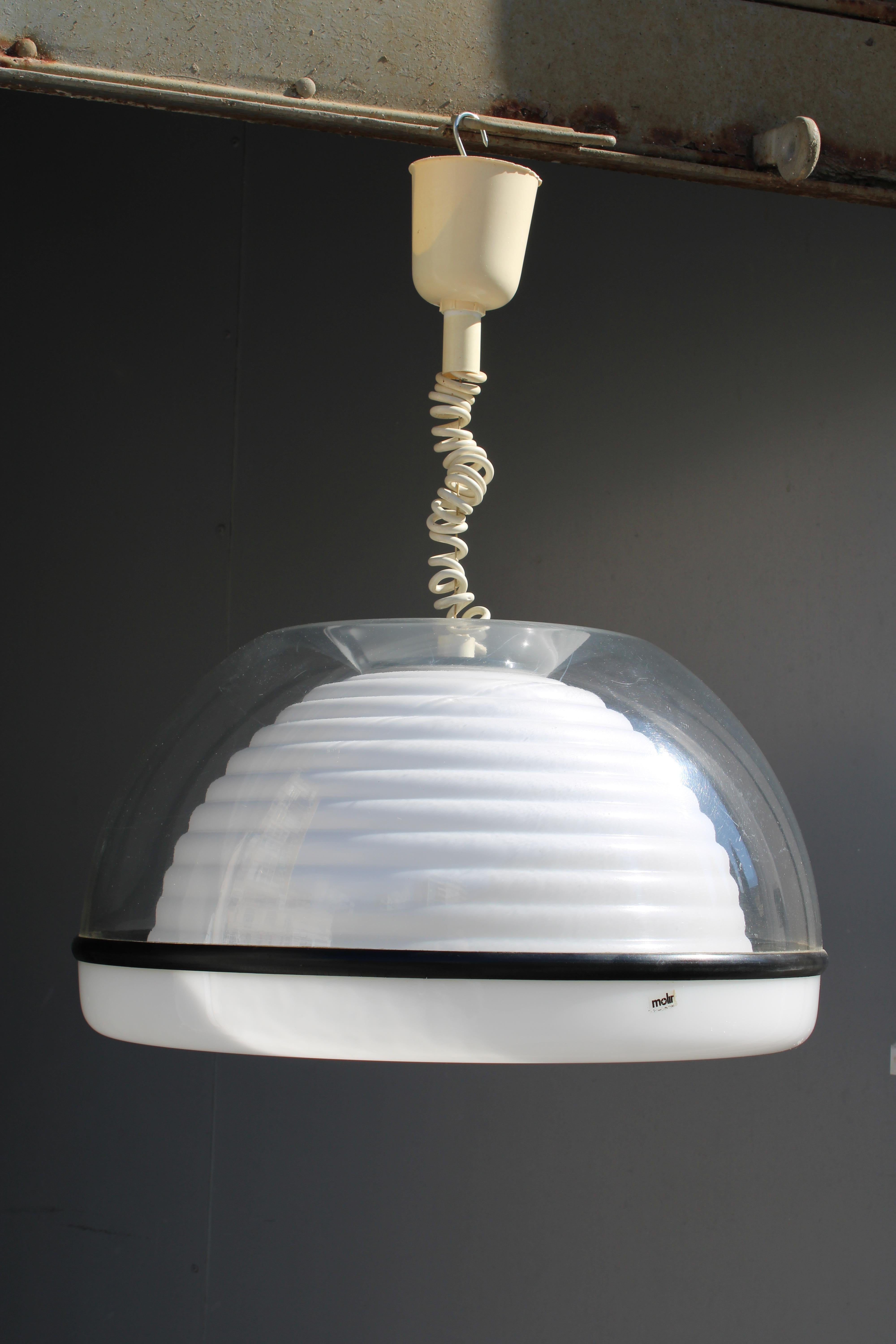 Mid-20th Century Lampadario con calotta trasparente e Ondulata Bianca Italia 1970 Sottsass Stile in vendita