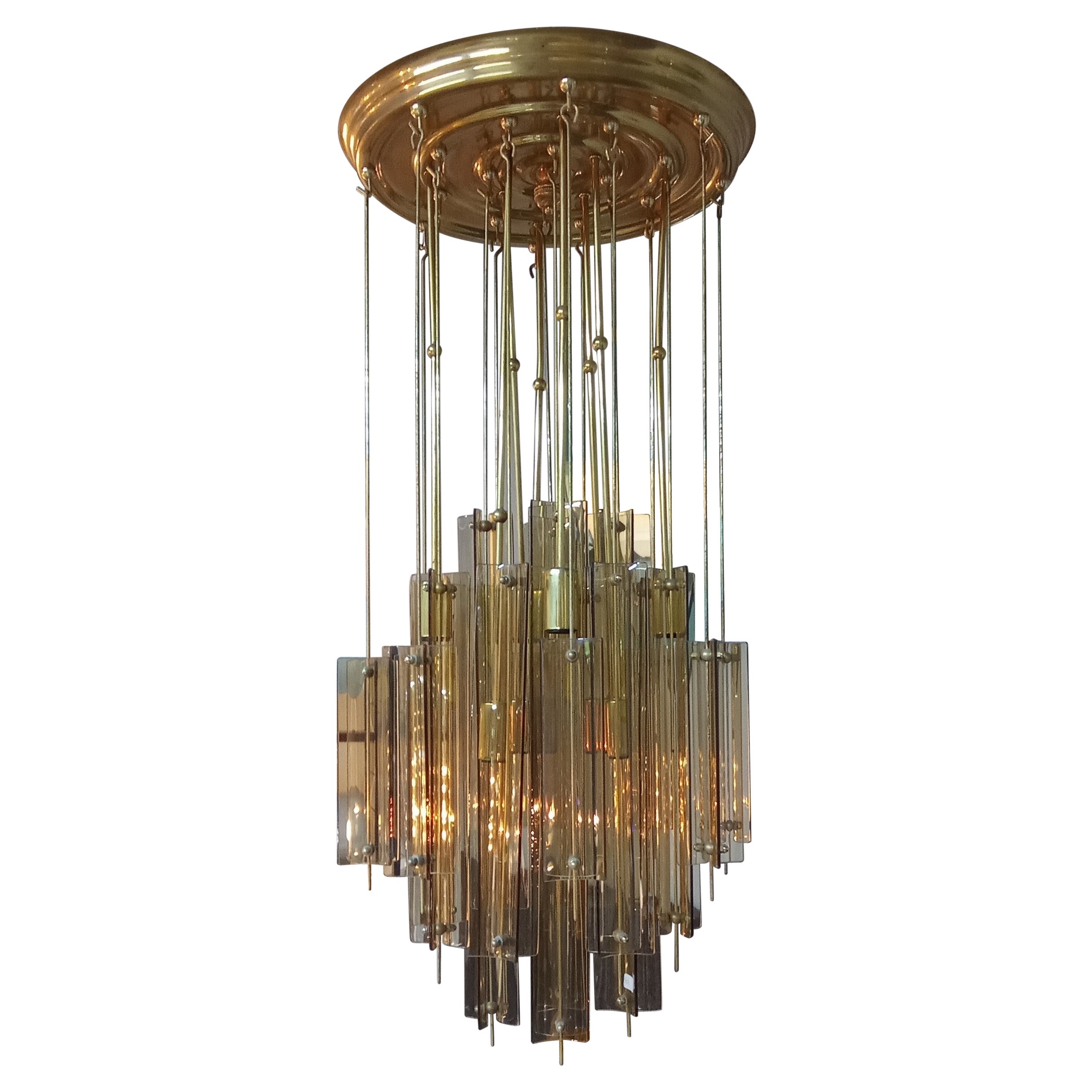 Lampadario con pendenti in vetro dorato