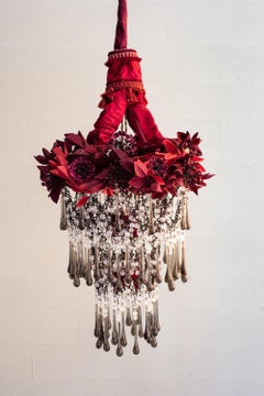 Lampadario contemporaneo Iron Flowers Mignon, cristalli, ferro e tessuto, rosso