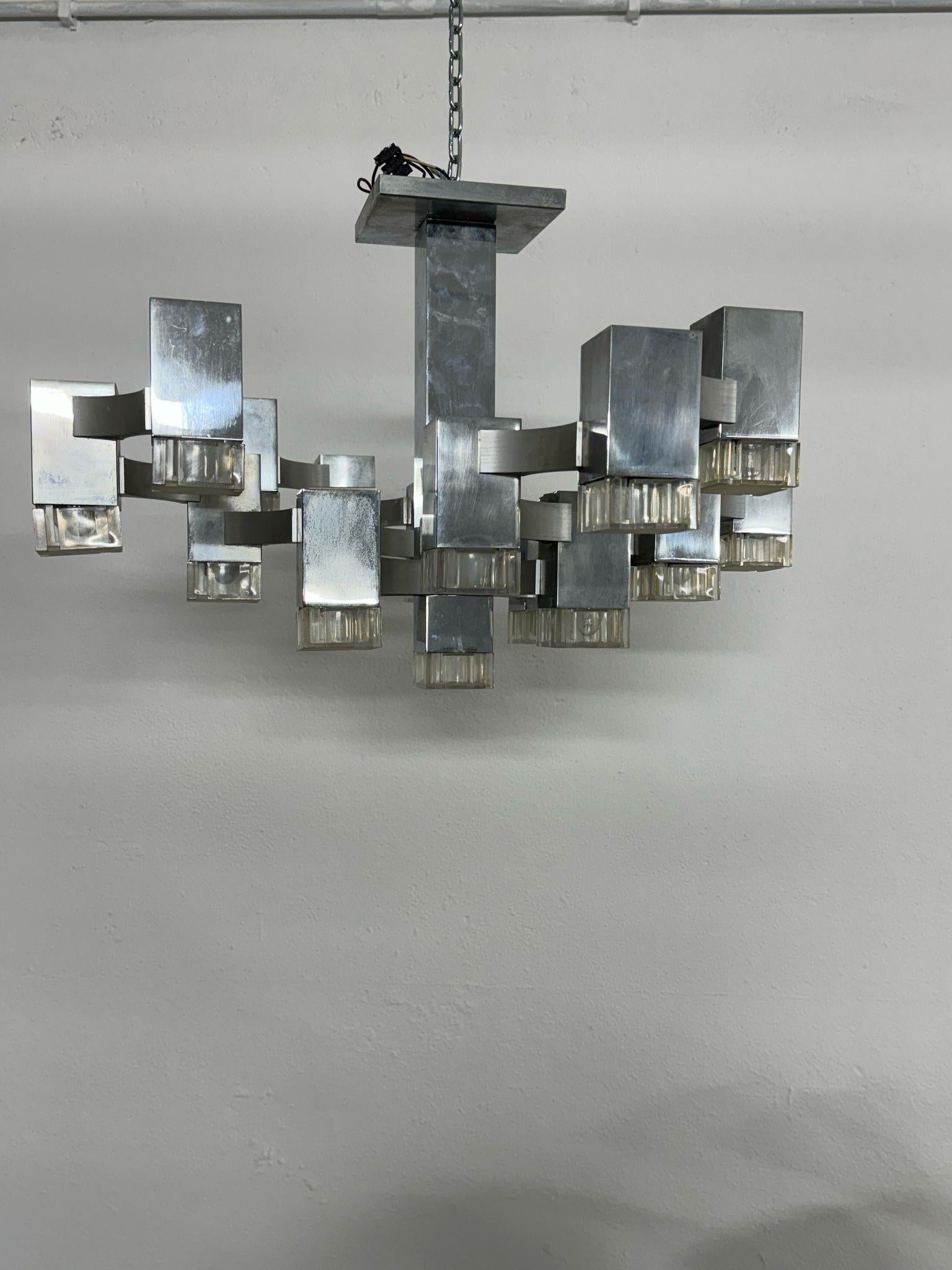 Sciolari 1970s silvered cubic chandelier. In Good Condition For Sale In Palermo, IT