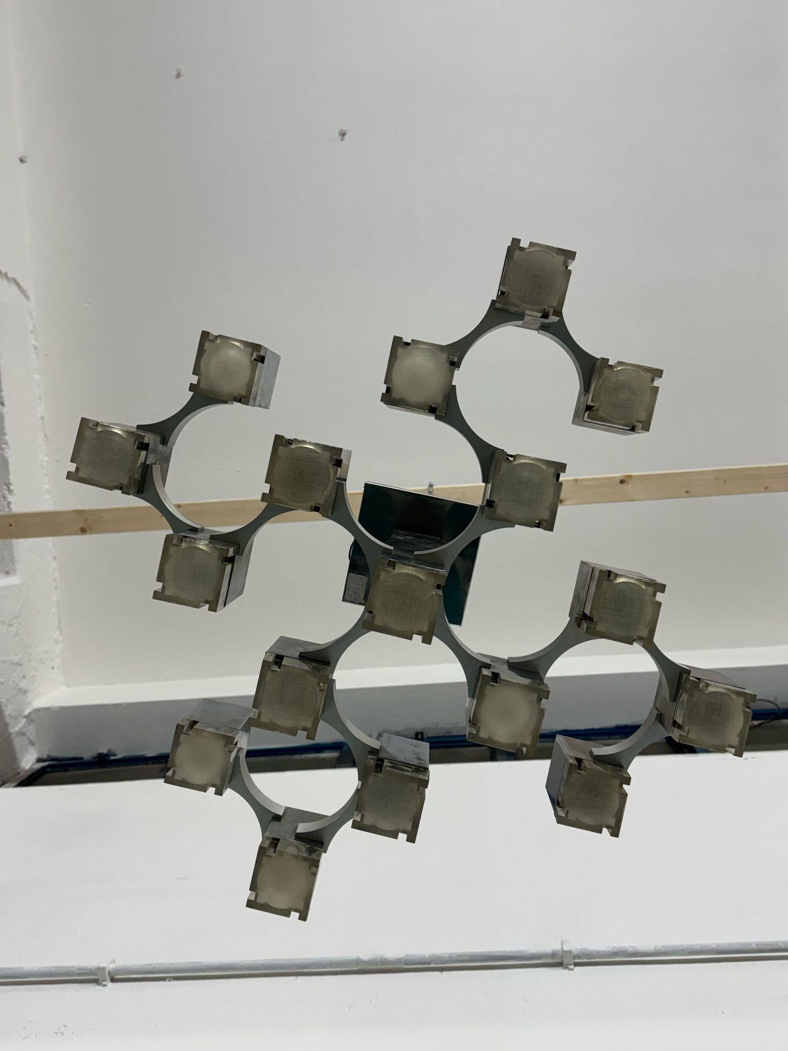 Sciolari 1970s silvered cubic chandelier. For Sale 3