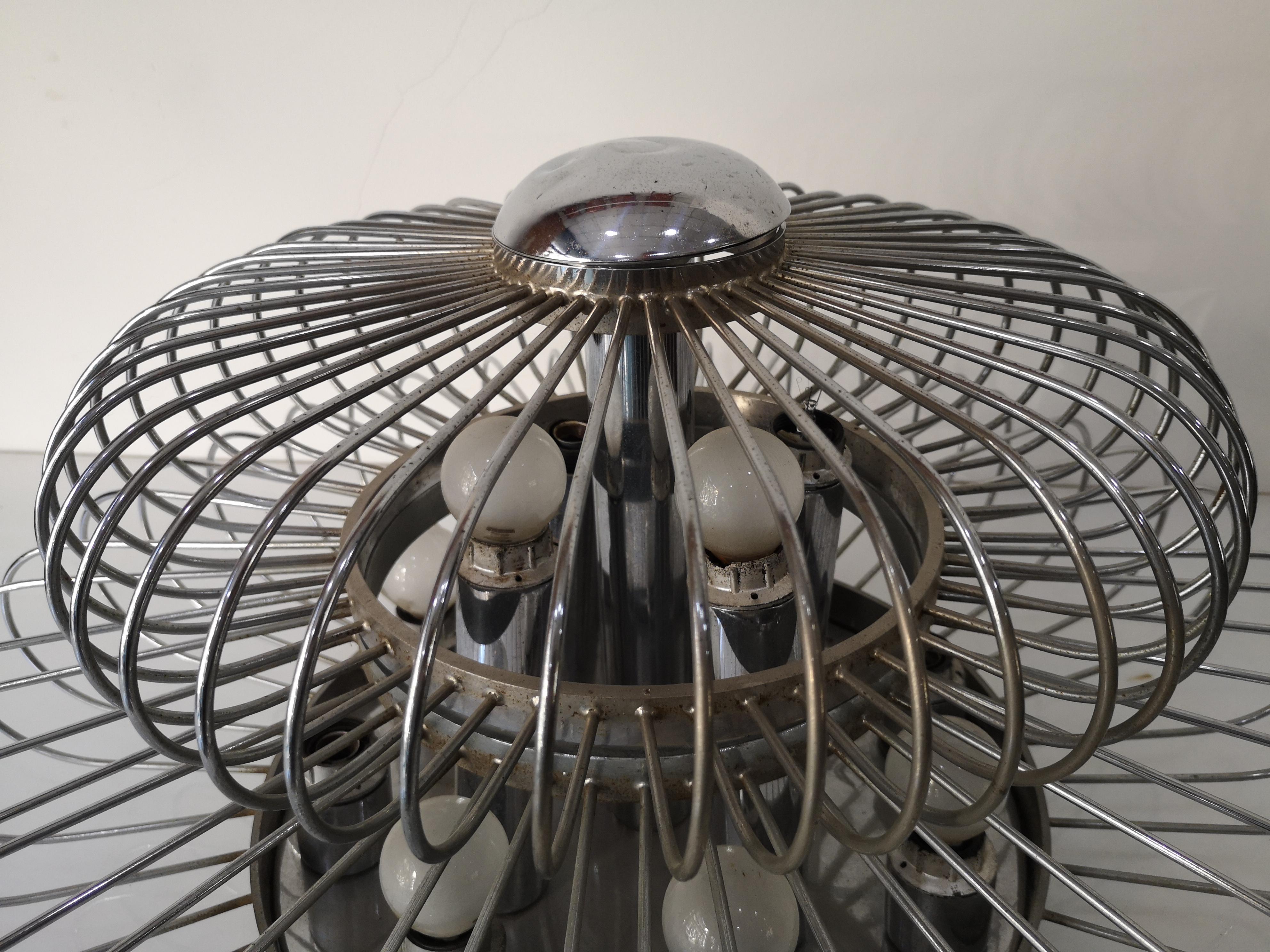 Lampadario da soffitto in acciaio inox con due livelli a spirale anni 60 In Good Condition For Sale In Catania, IT