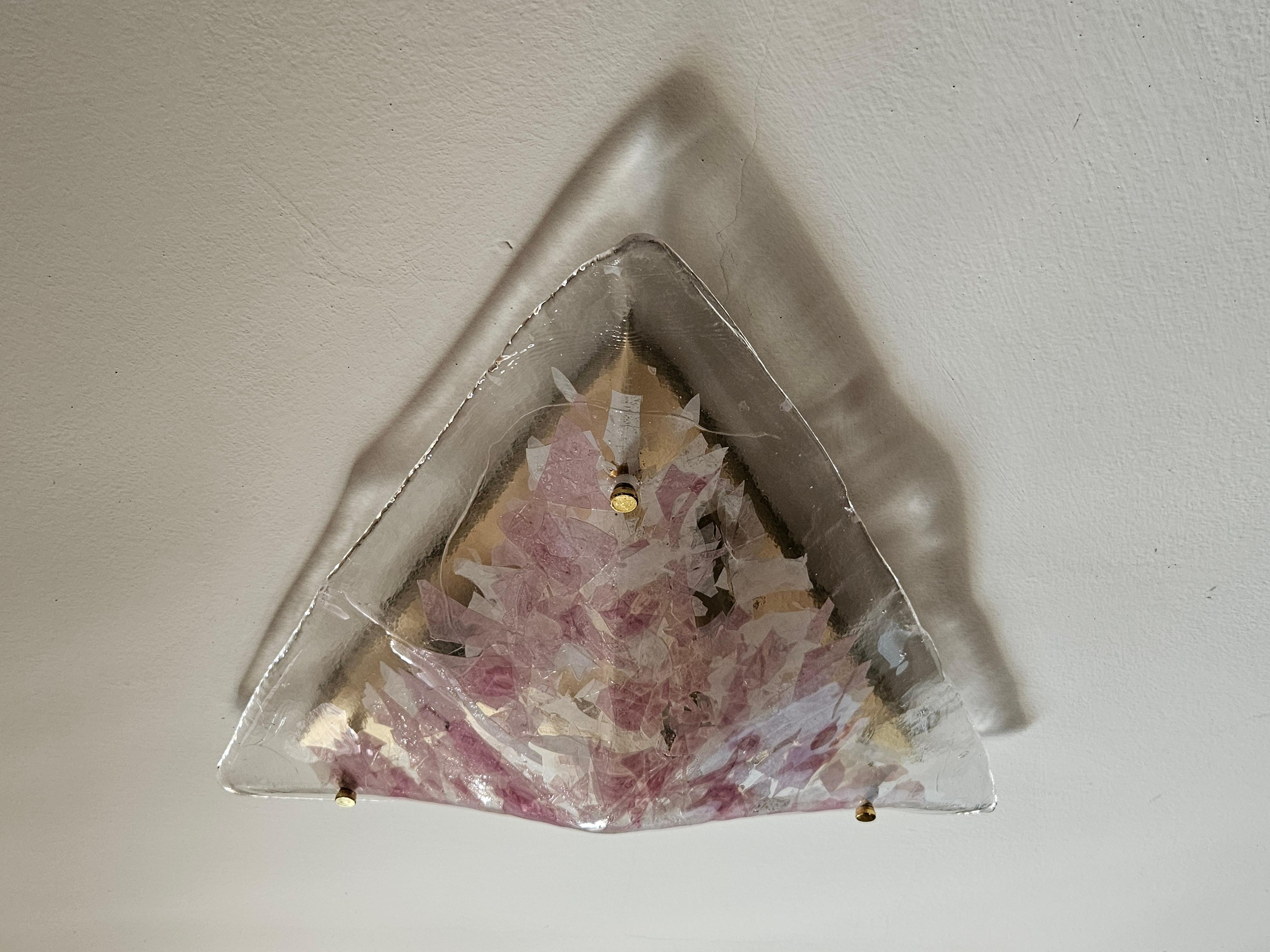 Dreieckiger Deckenleuchter aus rosa und transparentem Muranoglas im Zustand „Gut“ im Angebot in Premariacco, IT