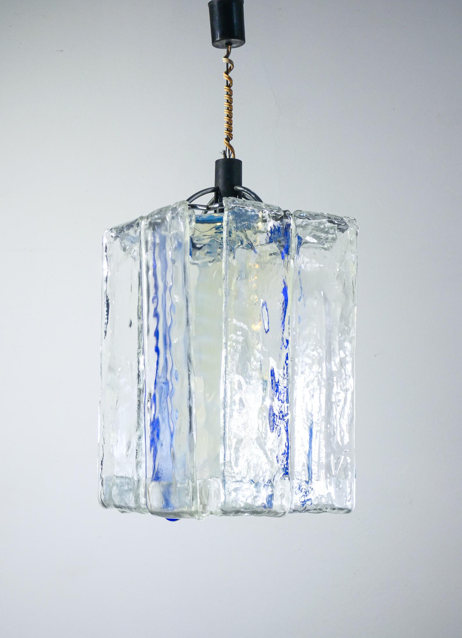 F.lli TOSO design chandelier, blown glass diffusers. Murano. Italy, 1970s In Good Condition For Sale In Torino, IT