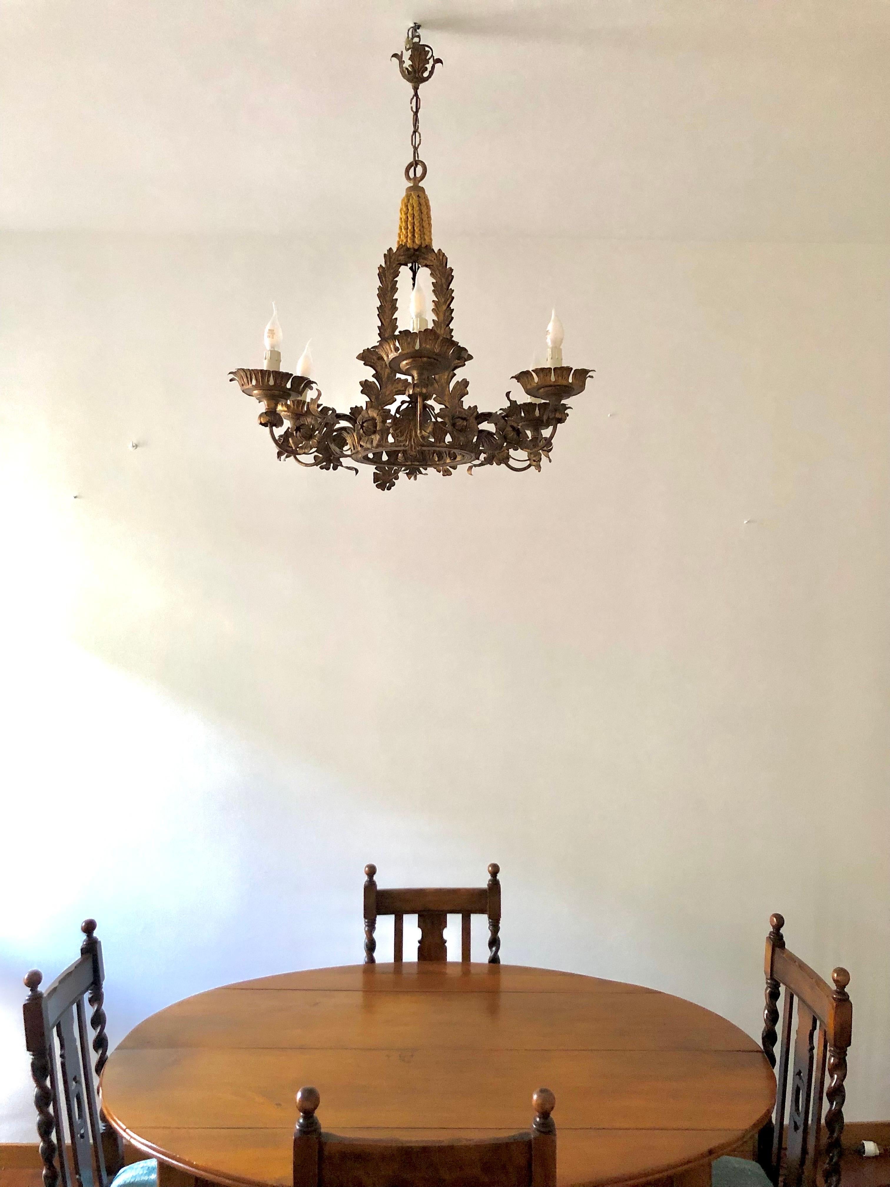 Forged Lampadario Fiorentino con Foglie e Fiori Ferro Dorato Sei Luci 1880 circa For Sale