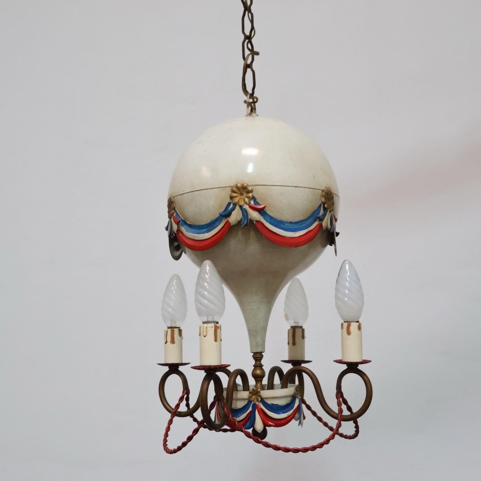 Lampadario Francese Design Mongolfiera Baloon Toleware Anni '50 Modernariato In condizioni buone in vendita a Taranto, IT