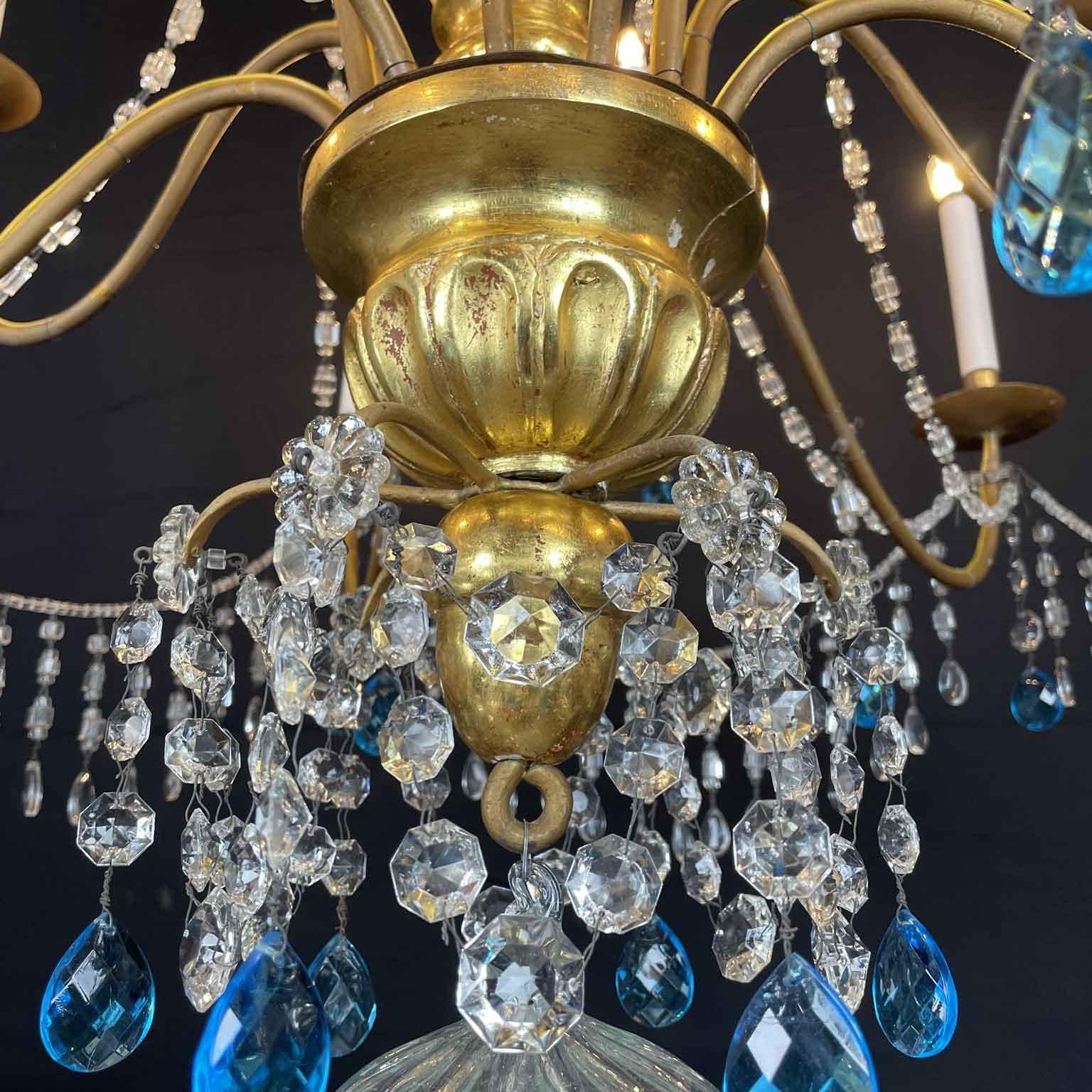 Italian Genovese Empire Chandelier 1780 in Gilded Wood and Crystal Twelve Lights For Sale 4