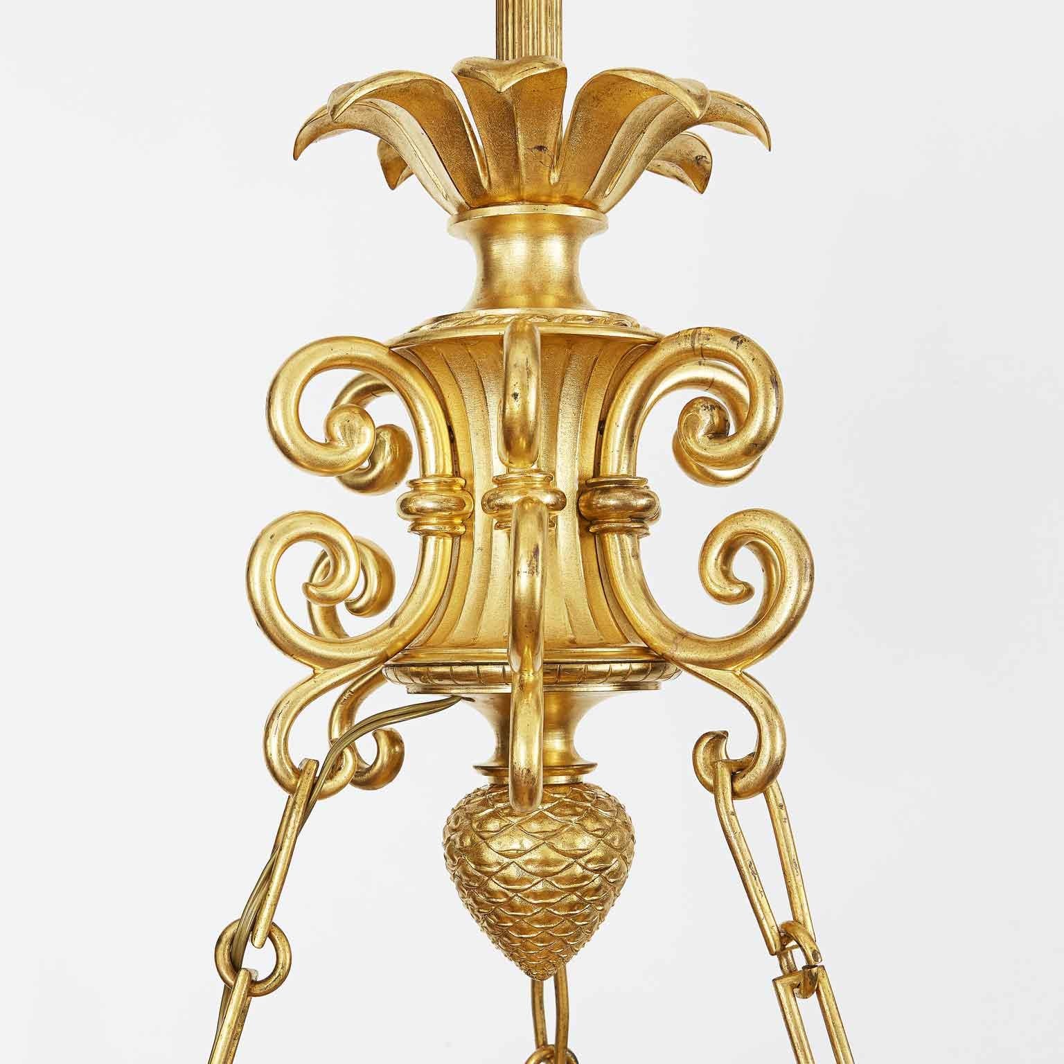 Stile impero Lampadario Impero Italiano Dorato con Putti  Seconda Metà XX Secolo in vendita