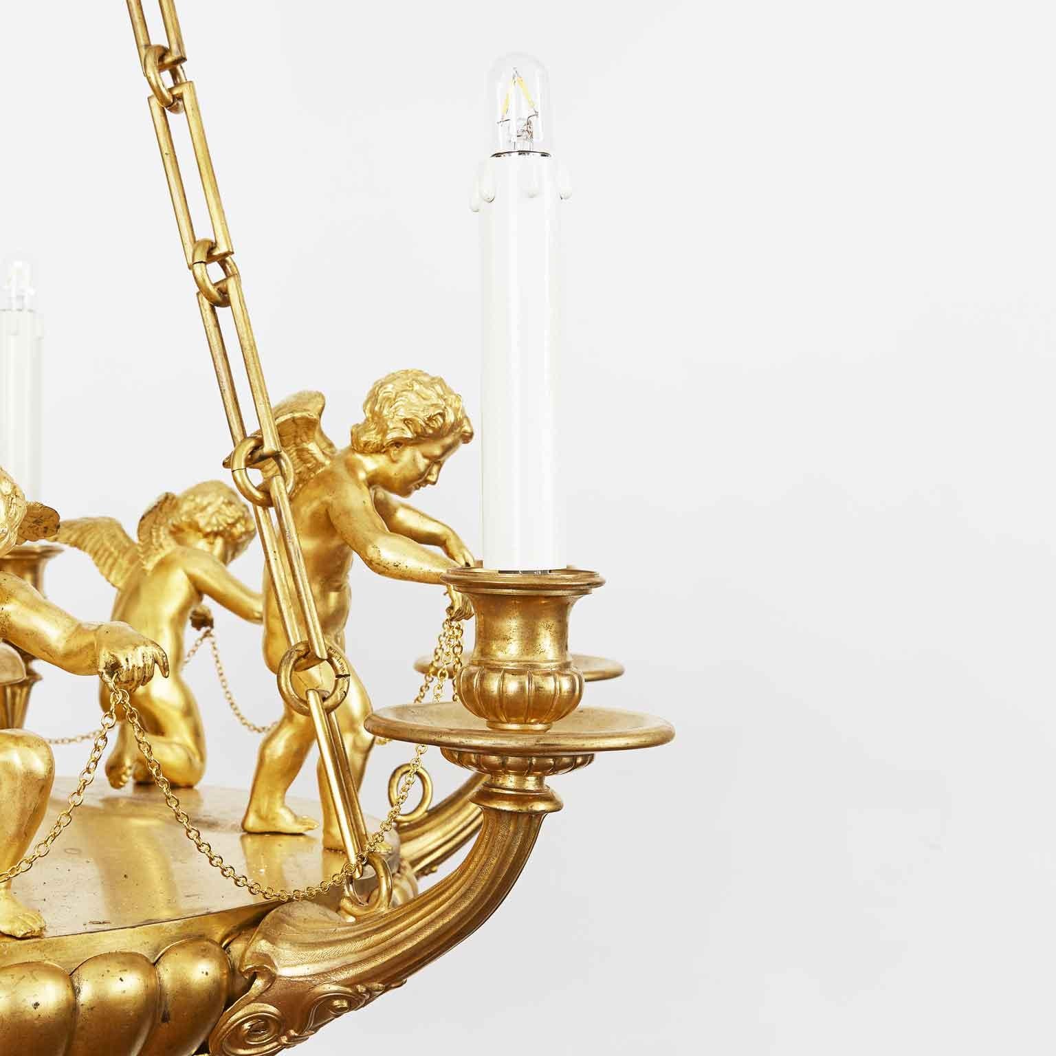 20th Century Lampadario Impero Italiano Dorato con Putti  Seconda Metà XX Secolo in vendita