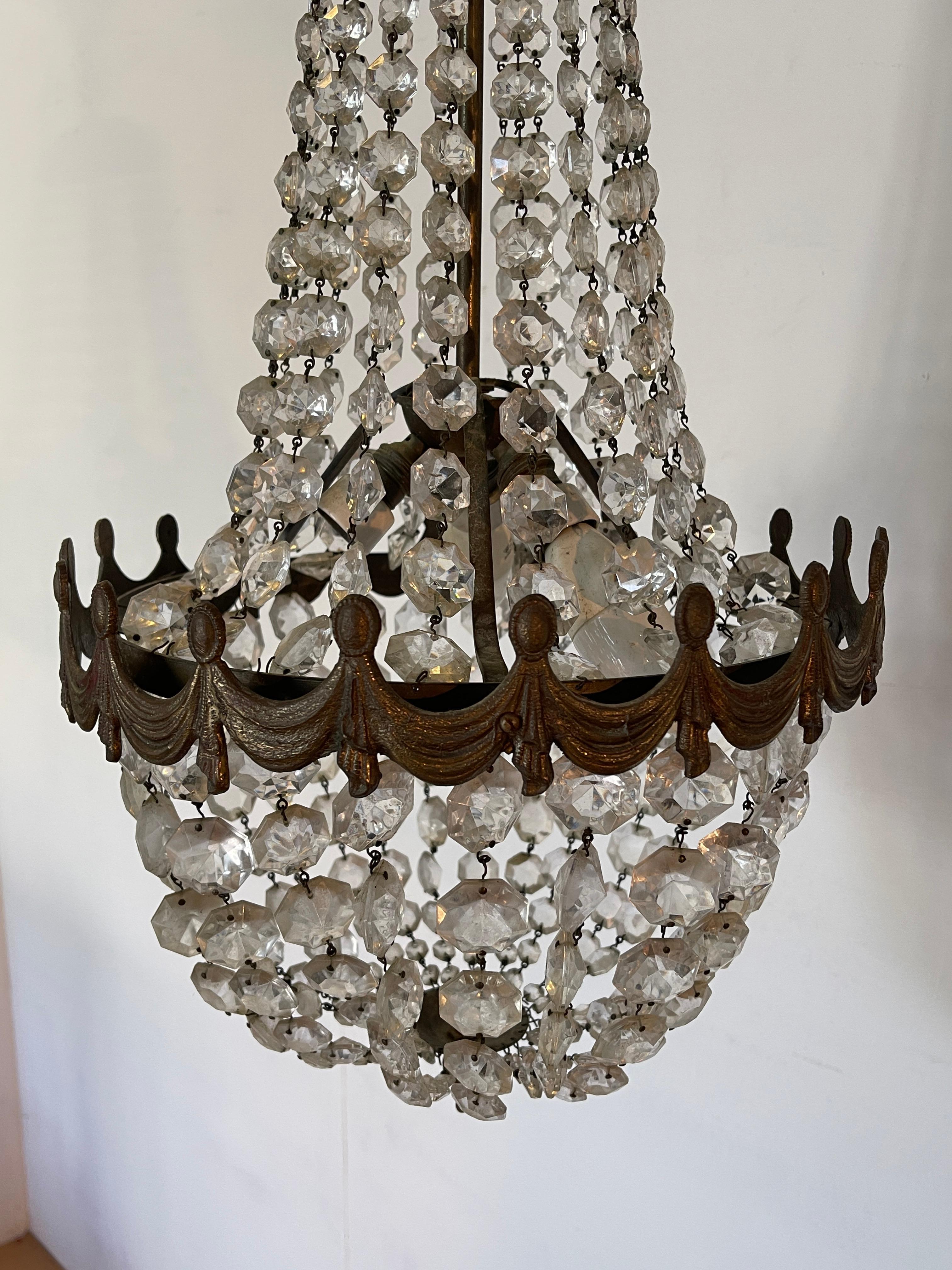 Lampadario in bronzo e cristallo stile imperio anni '50 in vendita 3