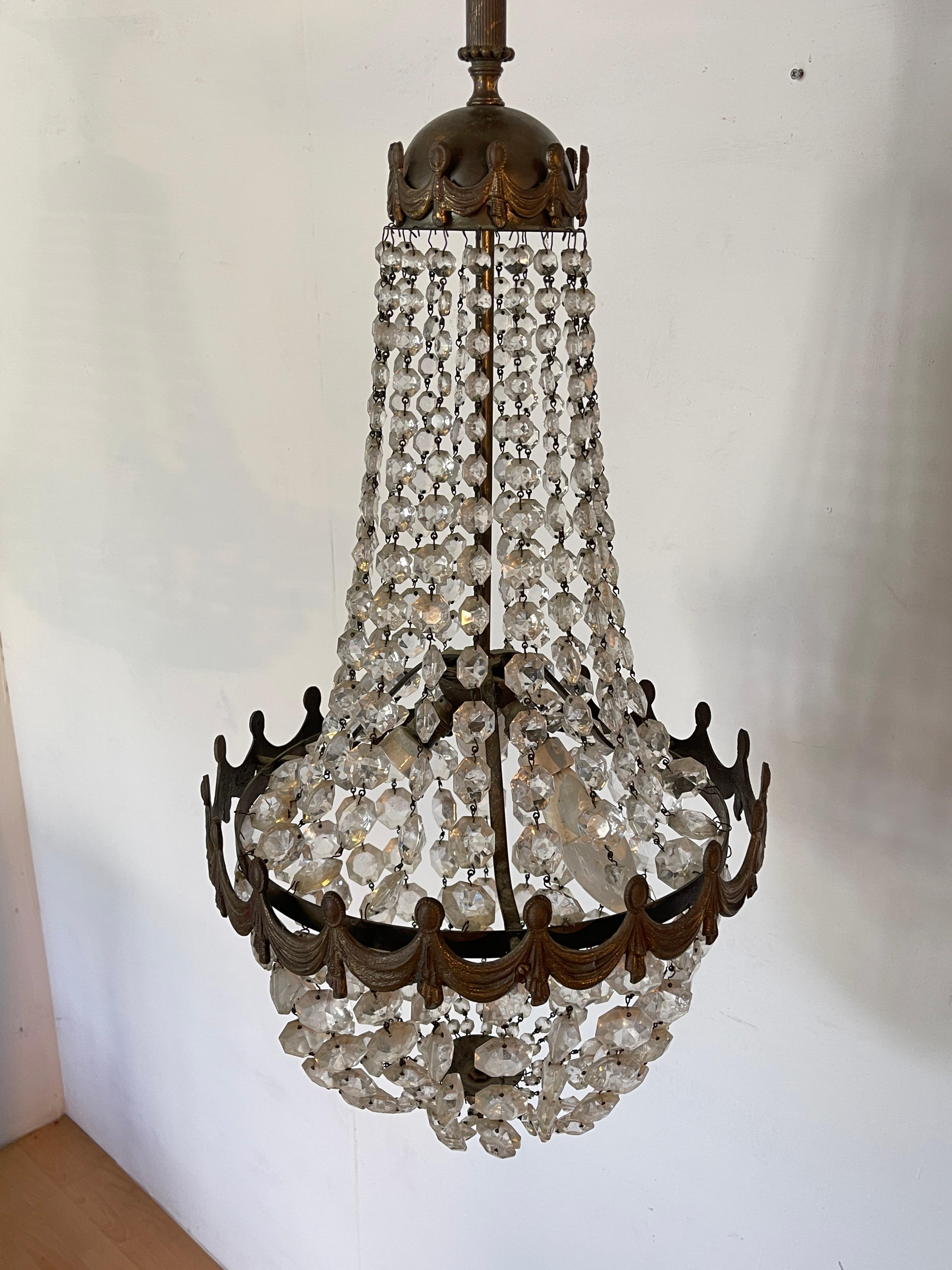 Lampadario in bronzo e cristallo stile imperio anni '50 in vendita 1