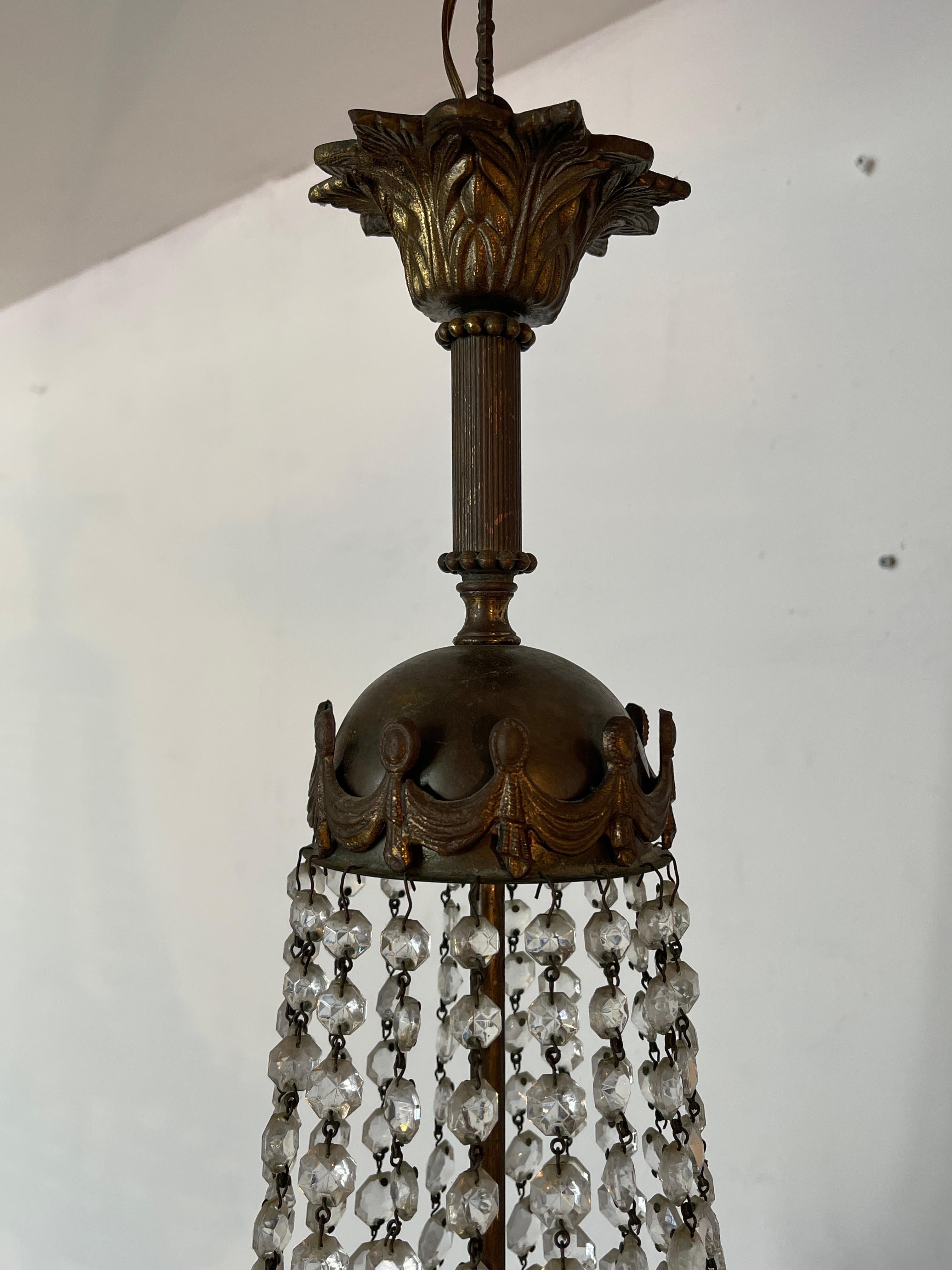 Lampadario in bronzo e cristallo stile imperio anni '50 in vendita 2