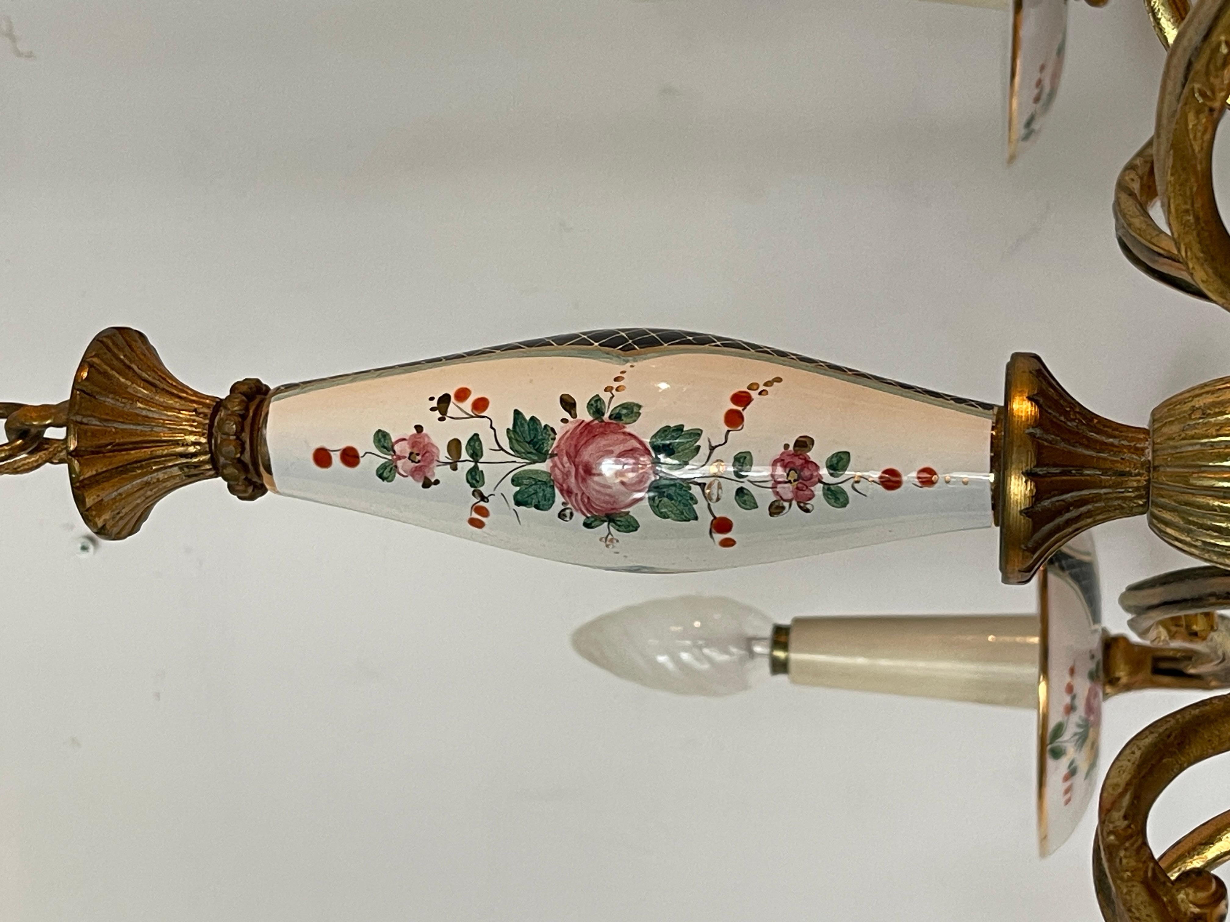 Altro Lampadario in bronzo e ceramica con decorazione floreale italian XX secolo in vendita