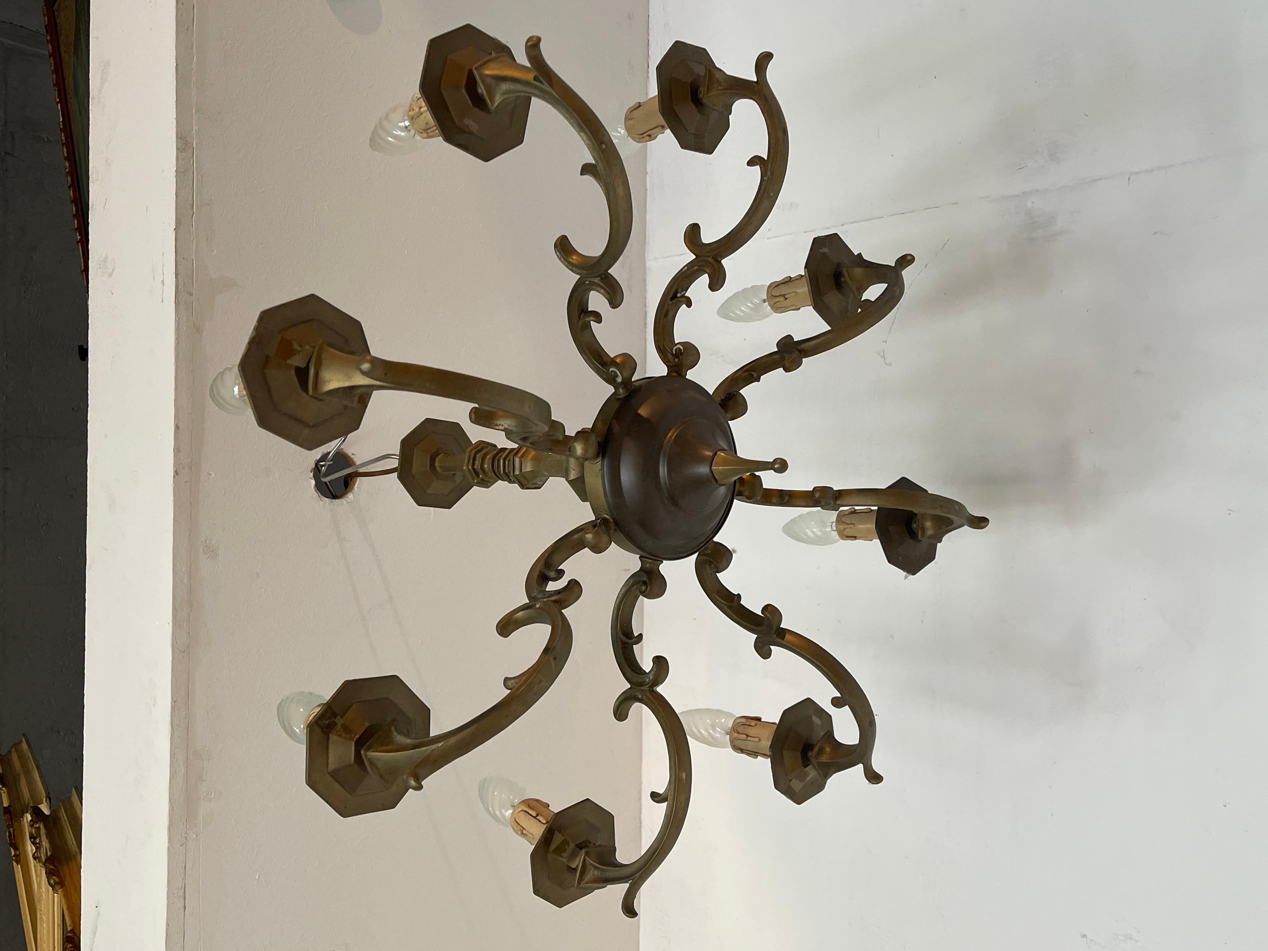 Italian Lampadario in bronzo stile classico robusto italiano anni '70 in vendita