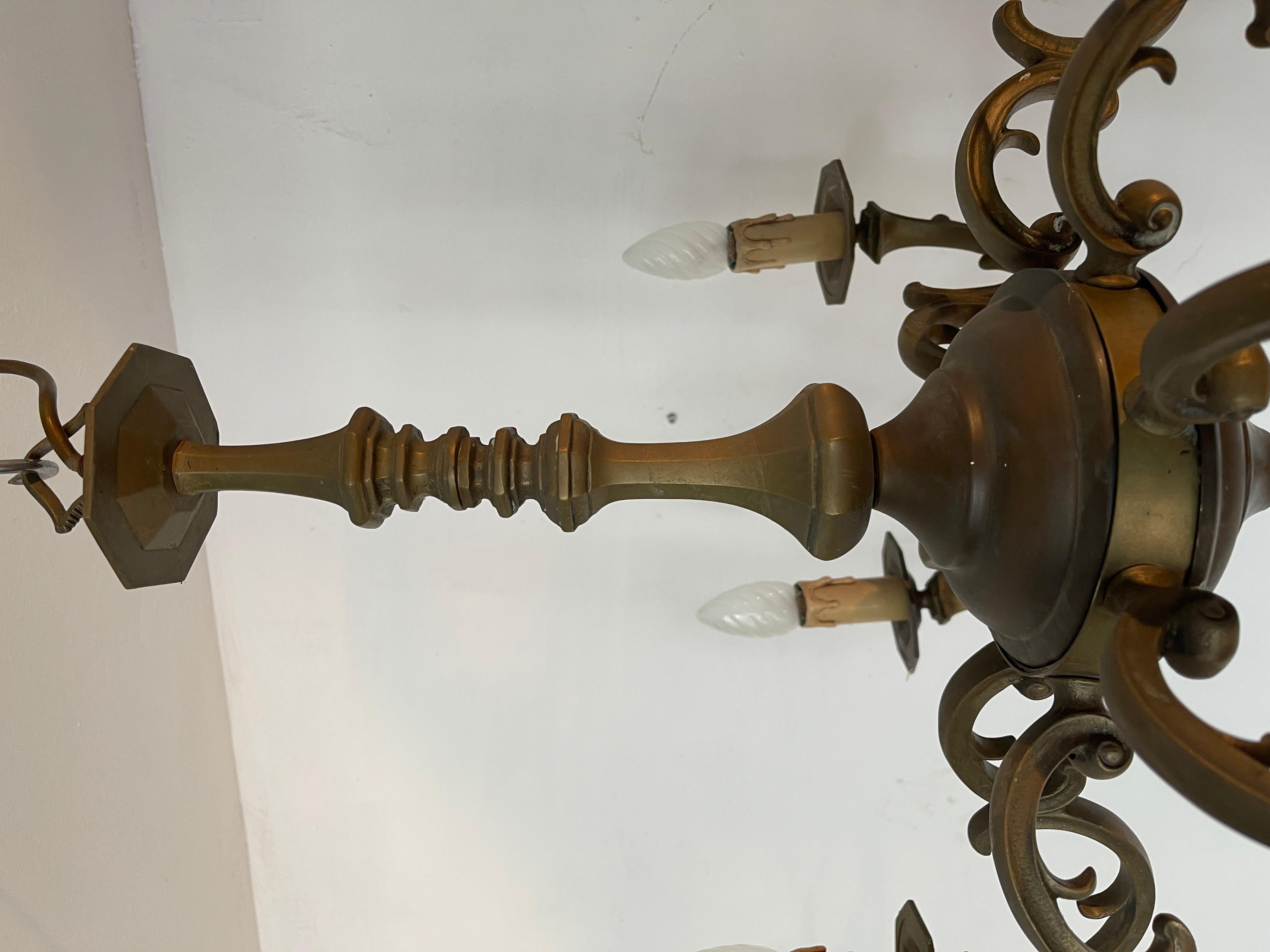 20th Century Lampadario in bronzo stile classico robusto italiano anni '70 in vendita