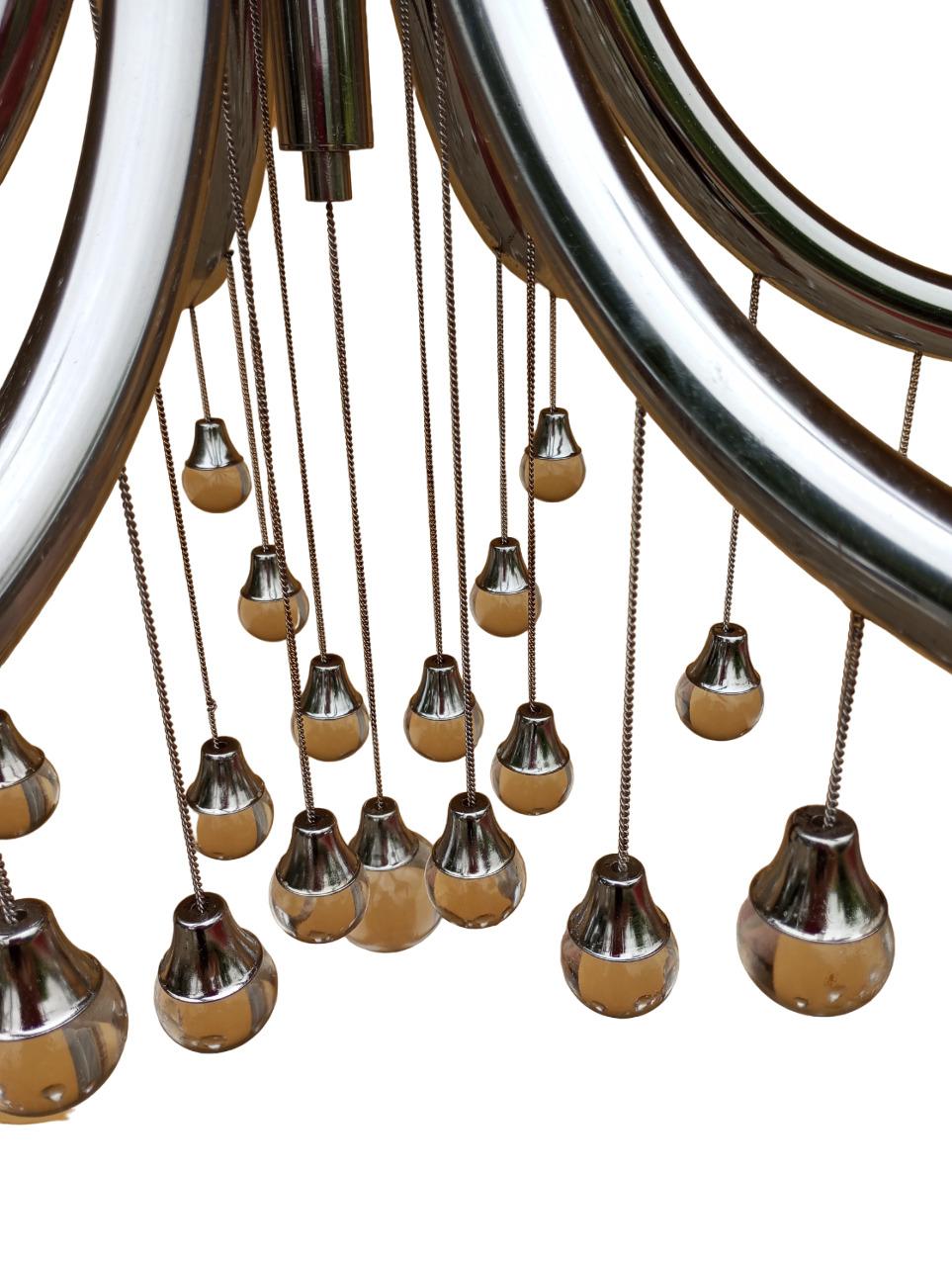 Verre Lustre  structure chromée avec sphères en verre par Gaetano Sciolari, 1970 en vente