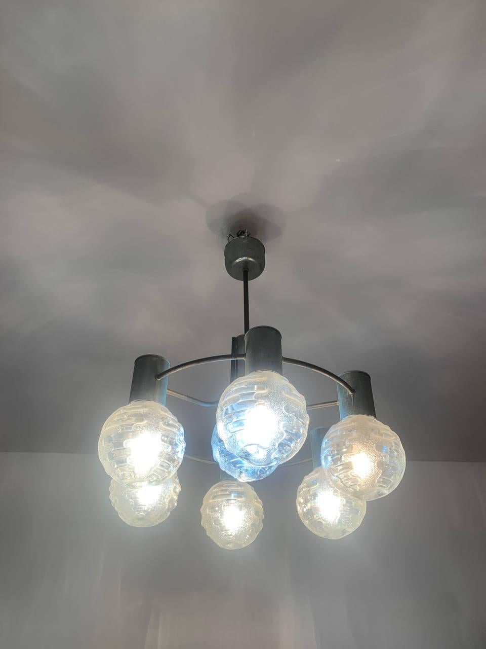 Lampadario in Nickel ''Doria'' 70s in vendita 3
