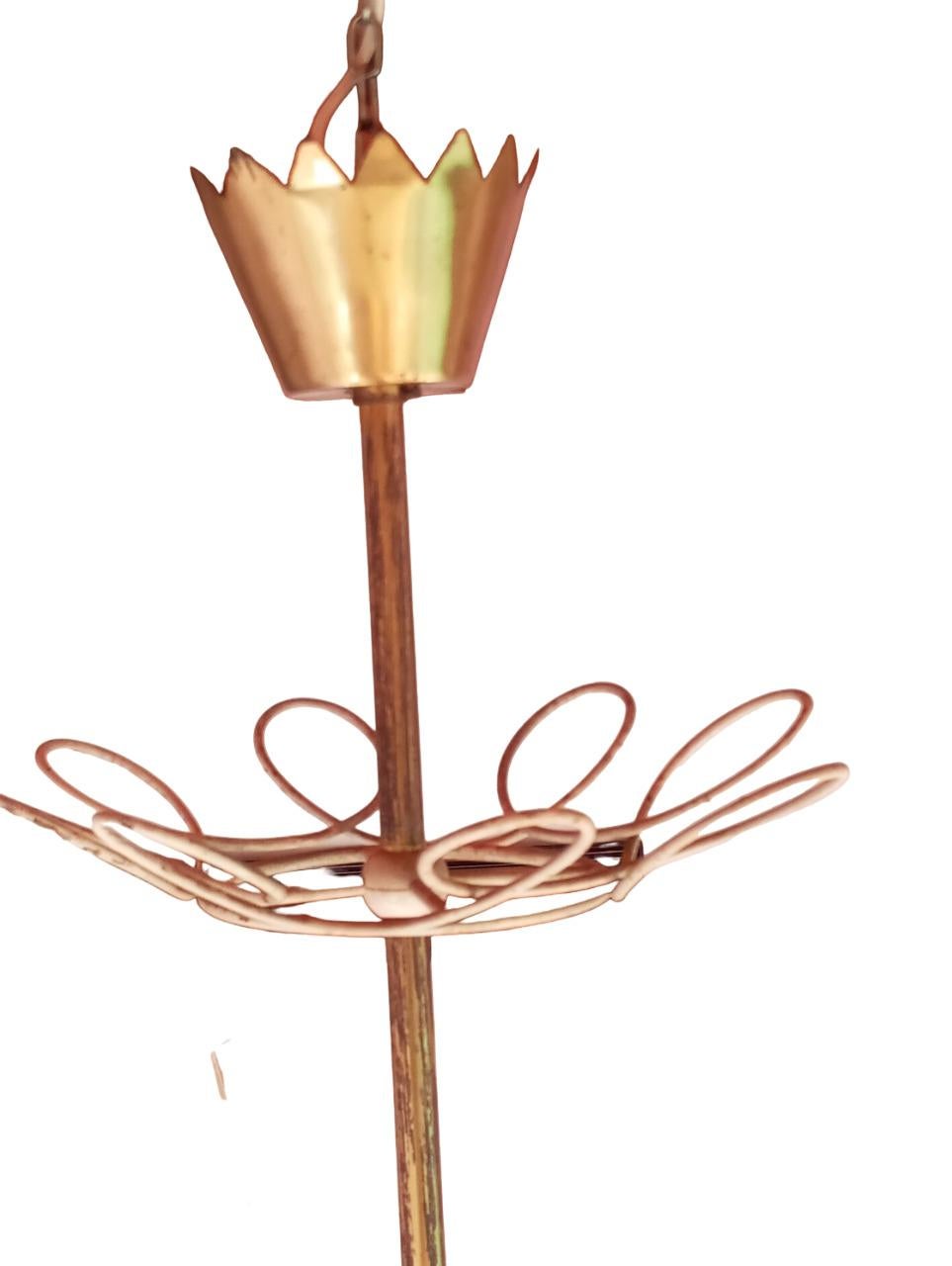 Lampadario  in ottone con  16 luci e portalampade in metallo colorato in vendita 1