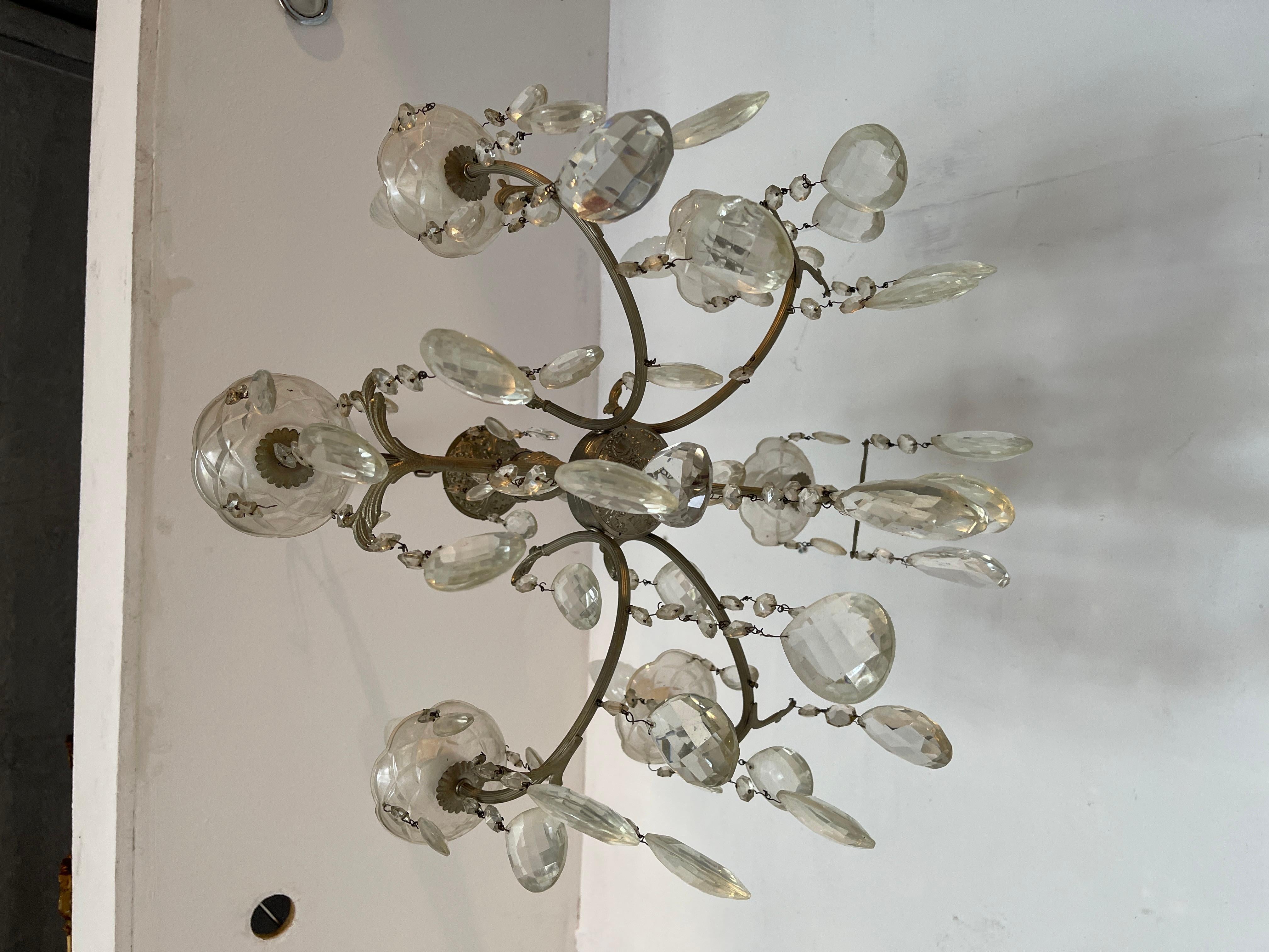 Lampadario in stile francese degli anni '60 in cristallo e metallo argentato. in vendita 3