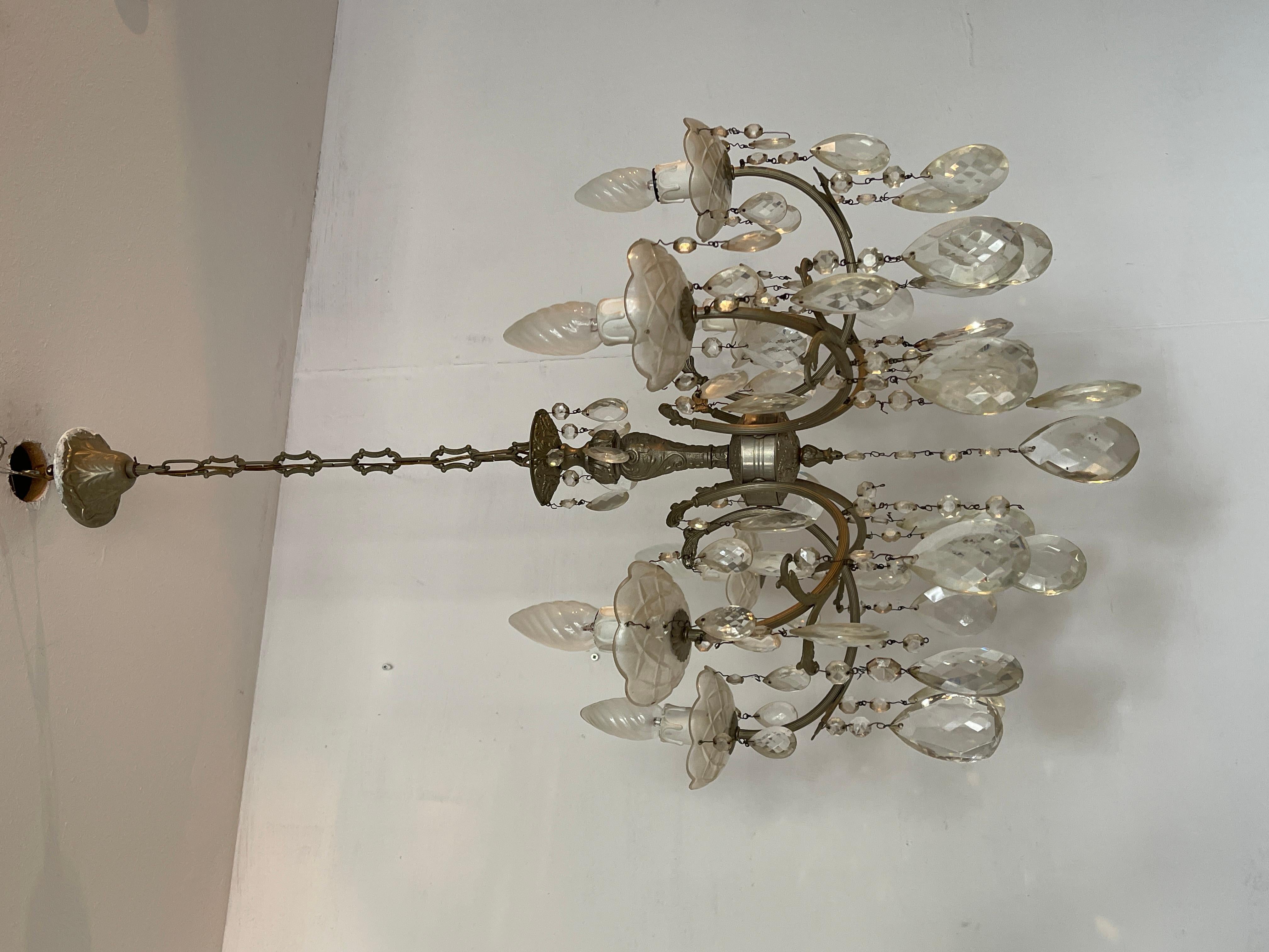 Altro Lampadario in stile francese degli anni '60 in cristallo e metallo argentato. in vendita