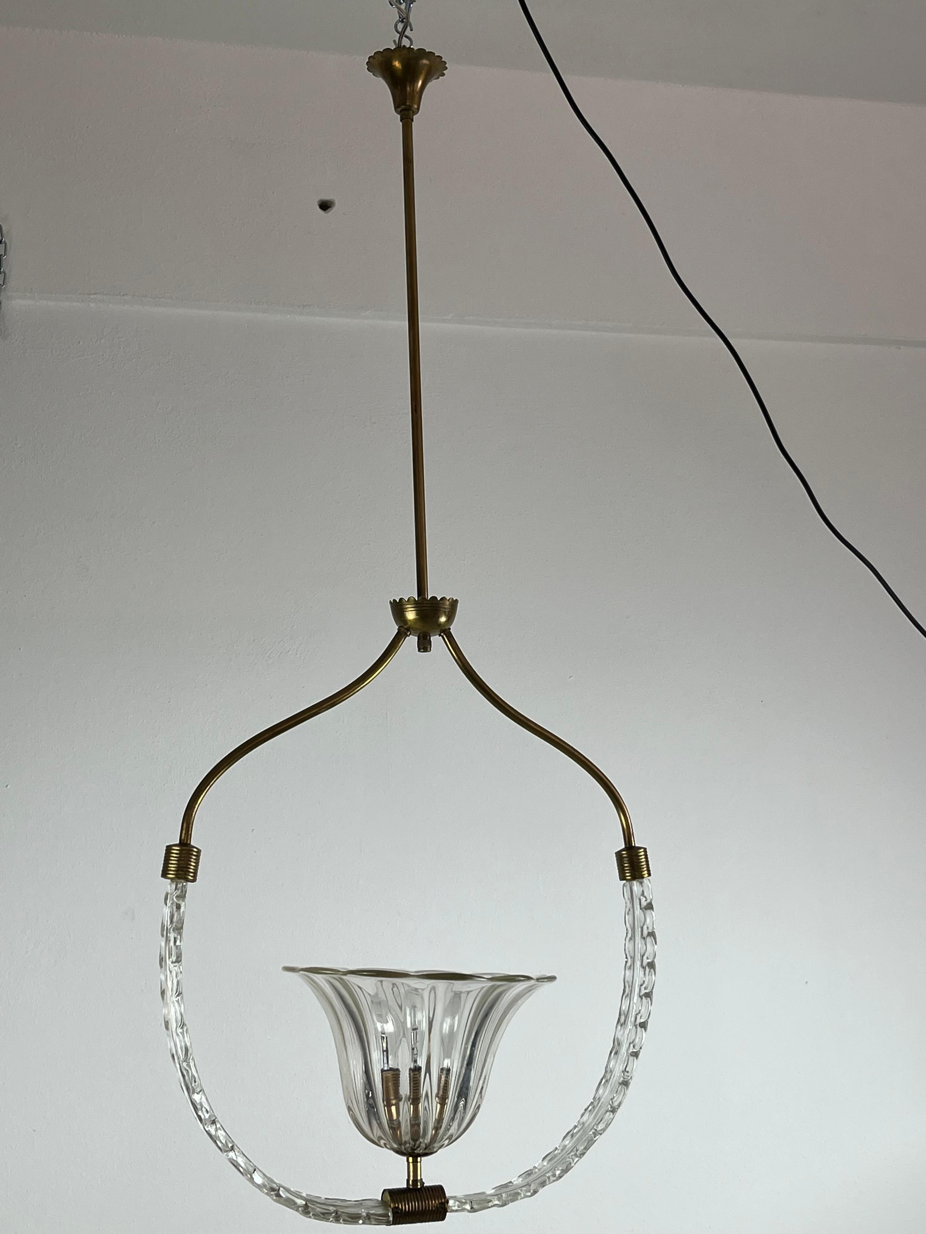 Beautiful chandelier in Murano glass and brass, attributed to Ercole Barovier., 1950s. Intact. Rewired. Small signs of use and time. Working.
Found in a noble apartment.