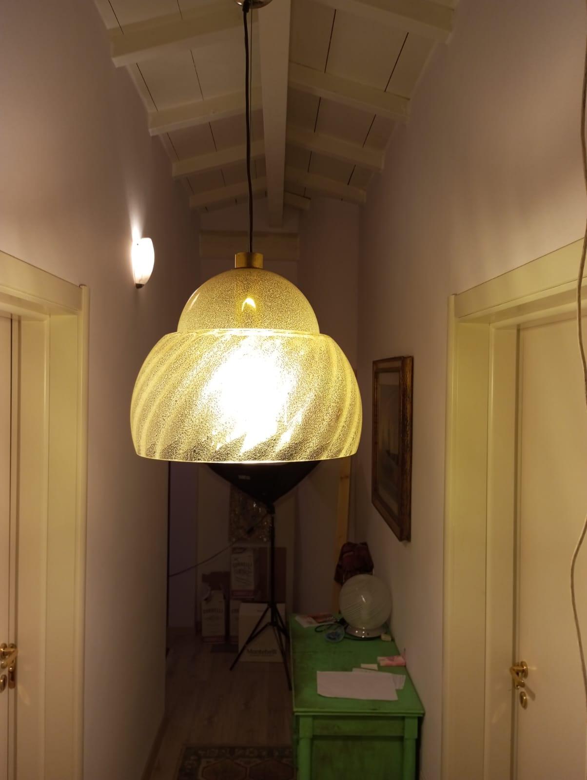 1970s Murano araña de cristal Mazzega color ámbar en venta 1