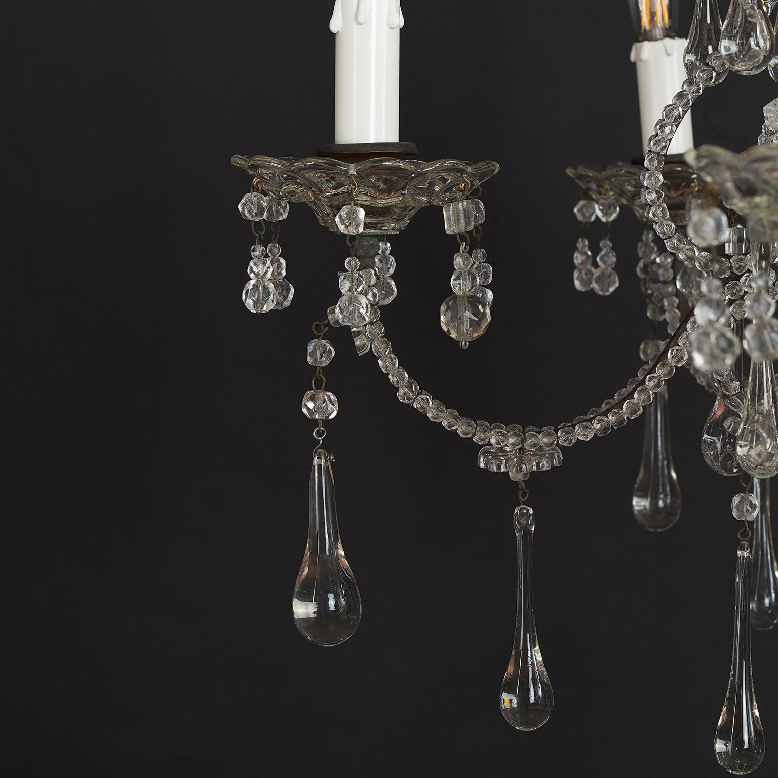 20th Century Lustre italien à huit lumières en cristal perlé Début du 20e siècle en vente