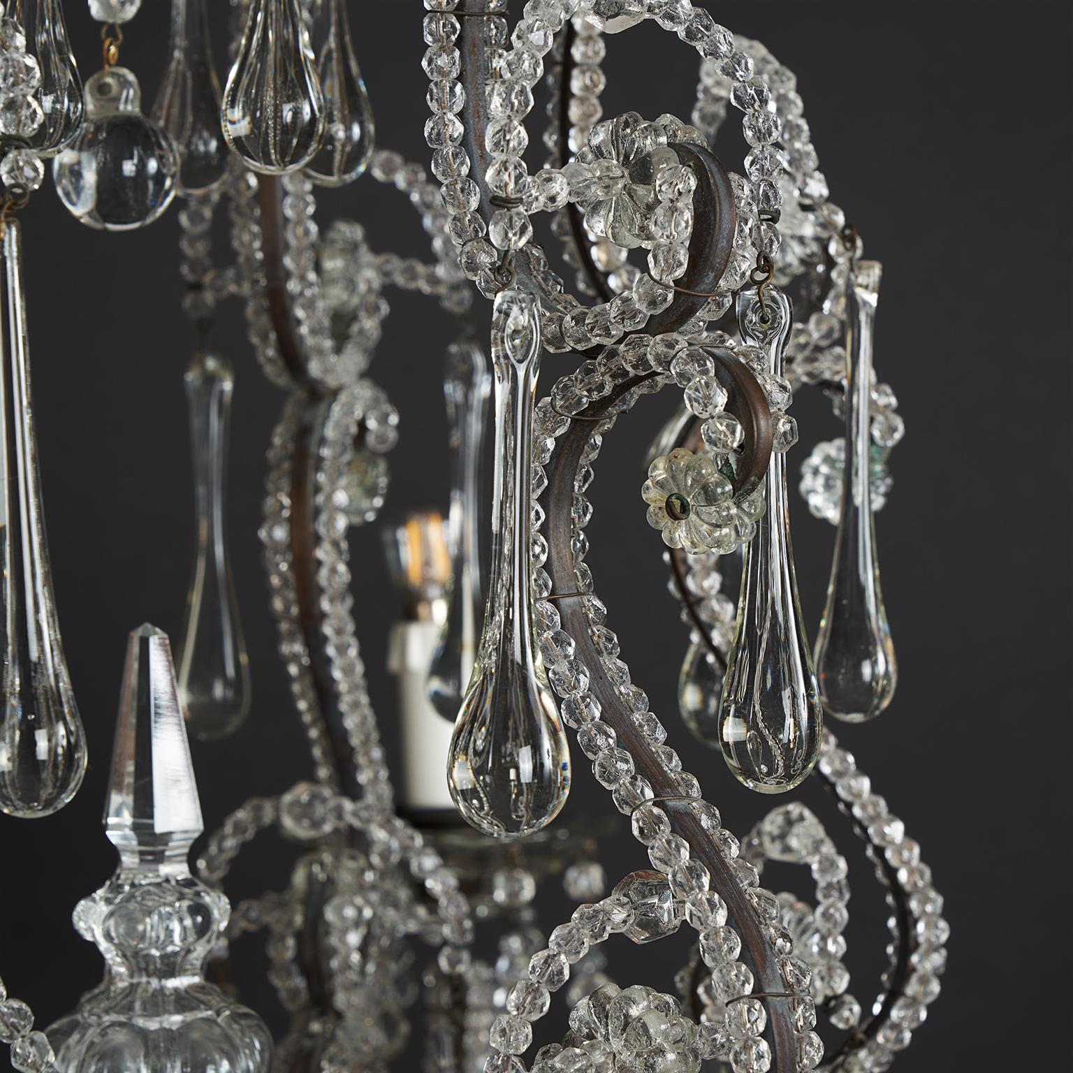 Lustre italien à huit lumières en cristal perlé Début du 20e siècle Bon état - En vente à Milano, MI